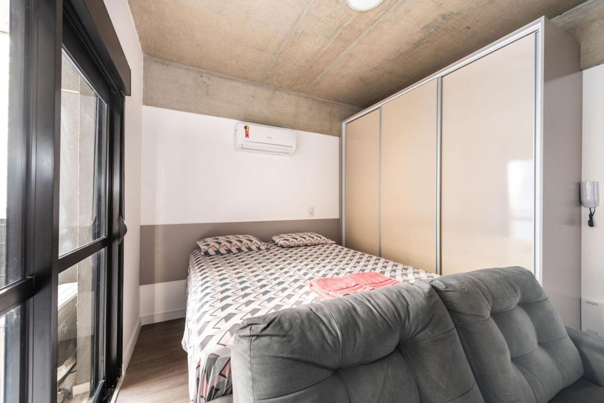 36 New studio balcony Paulista