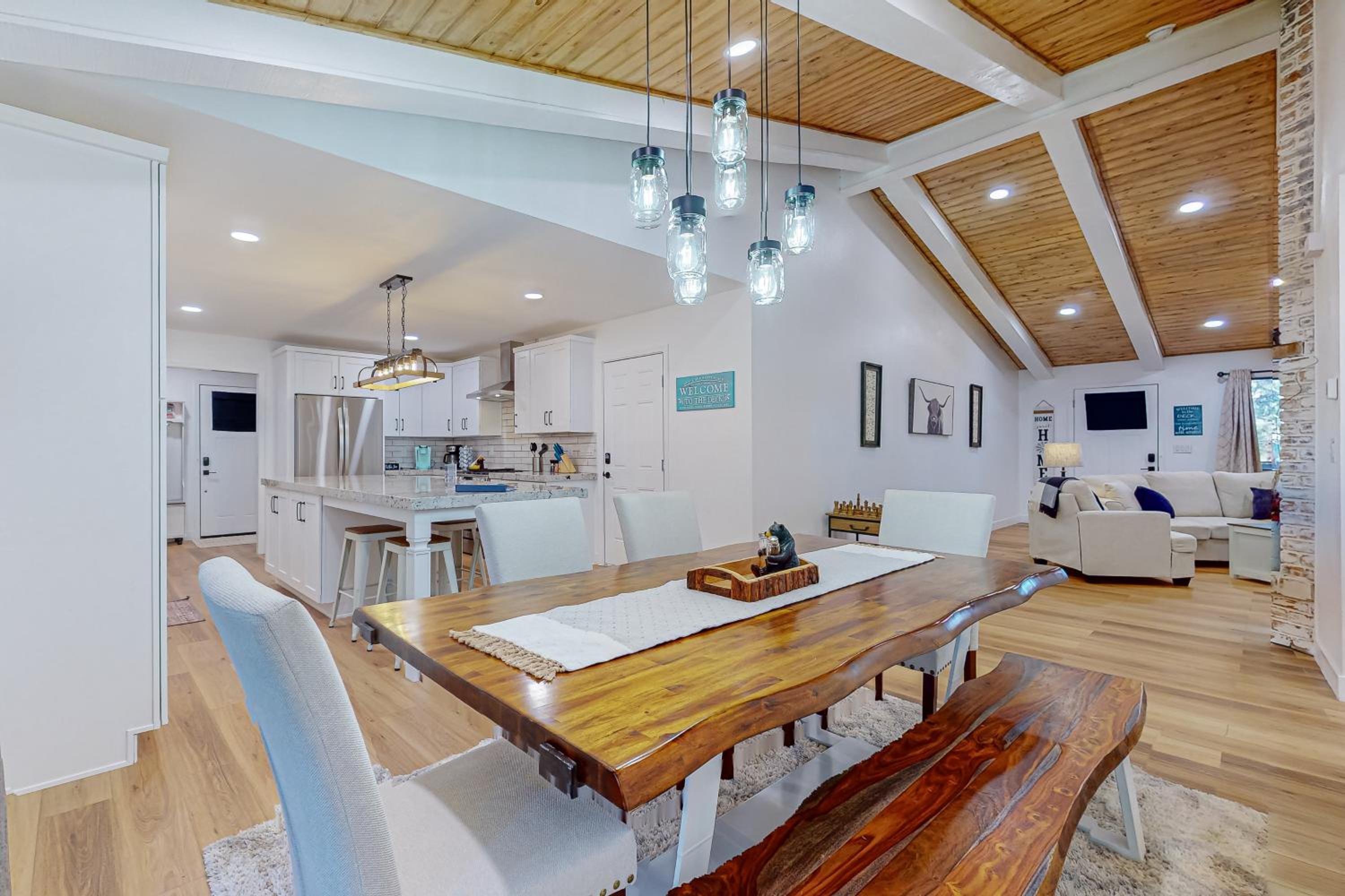 4BR Home with Decks, Fireplace, Golf Nearby