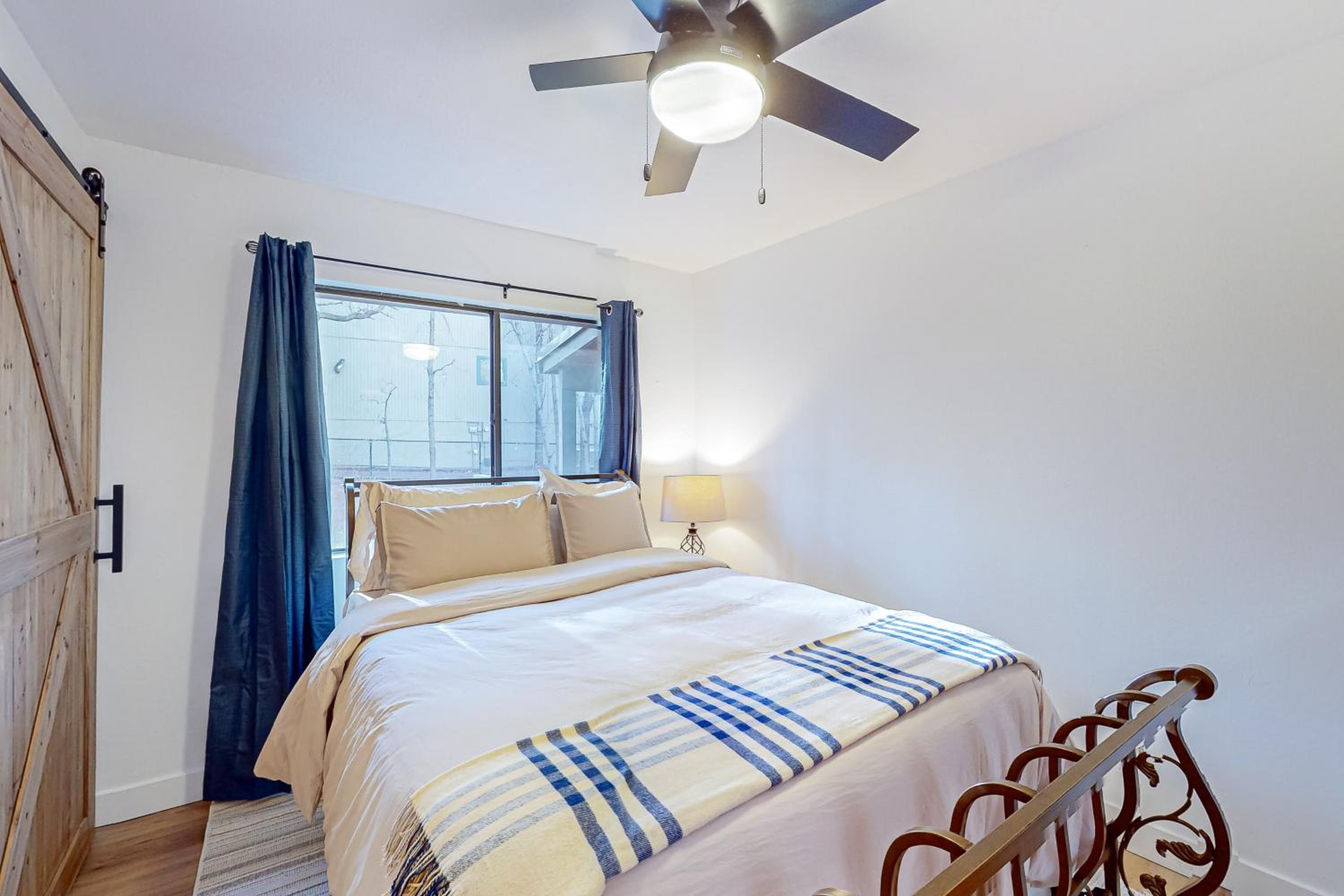 4BR Home with Decks, Fireplace, Golf Nearby