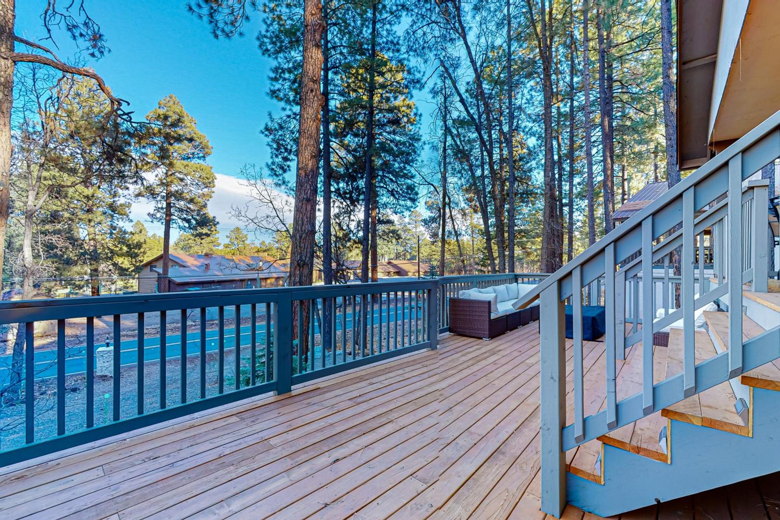 4BR Home with Decks, Fireplace, Golf Nearby