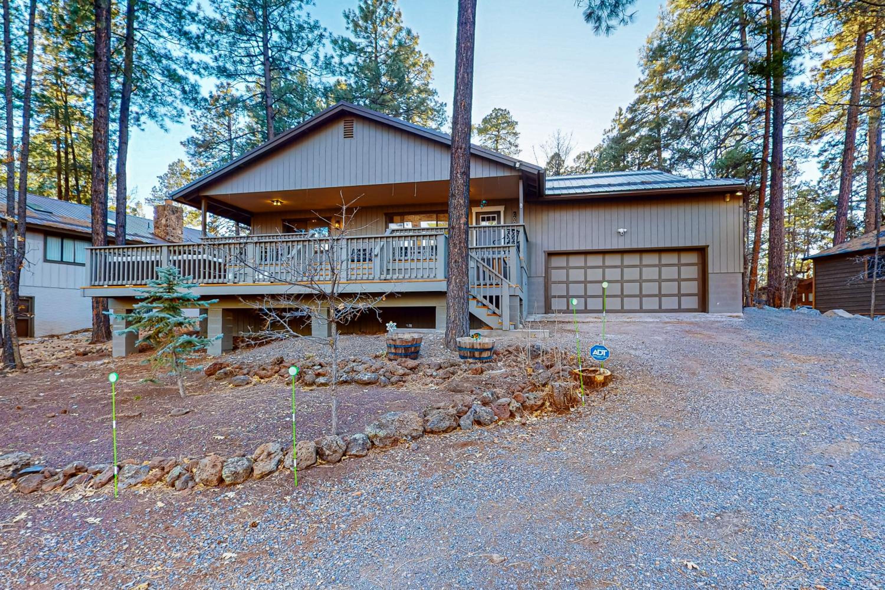 4BR Home with Decks, Fireplace, Golf Nearby