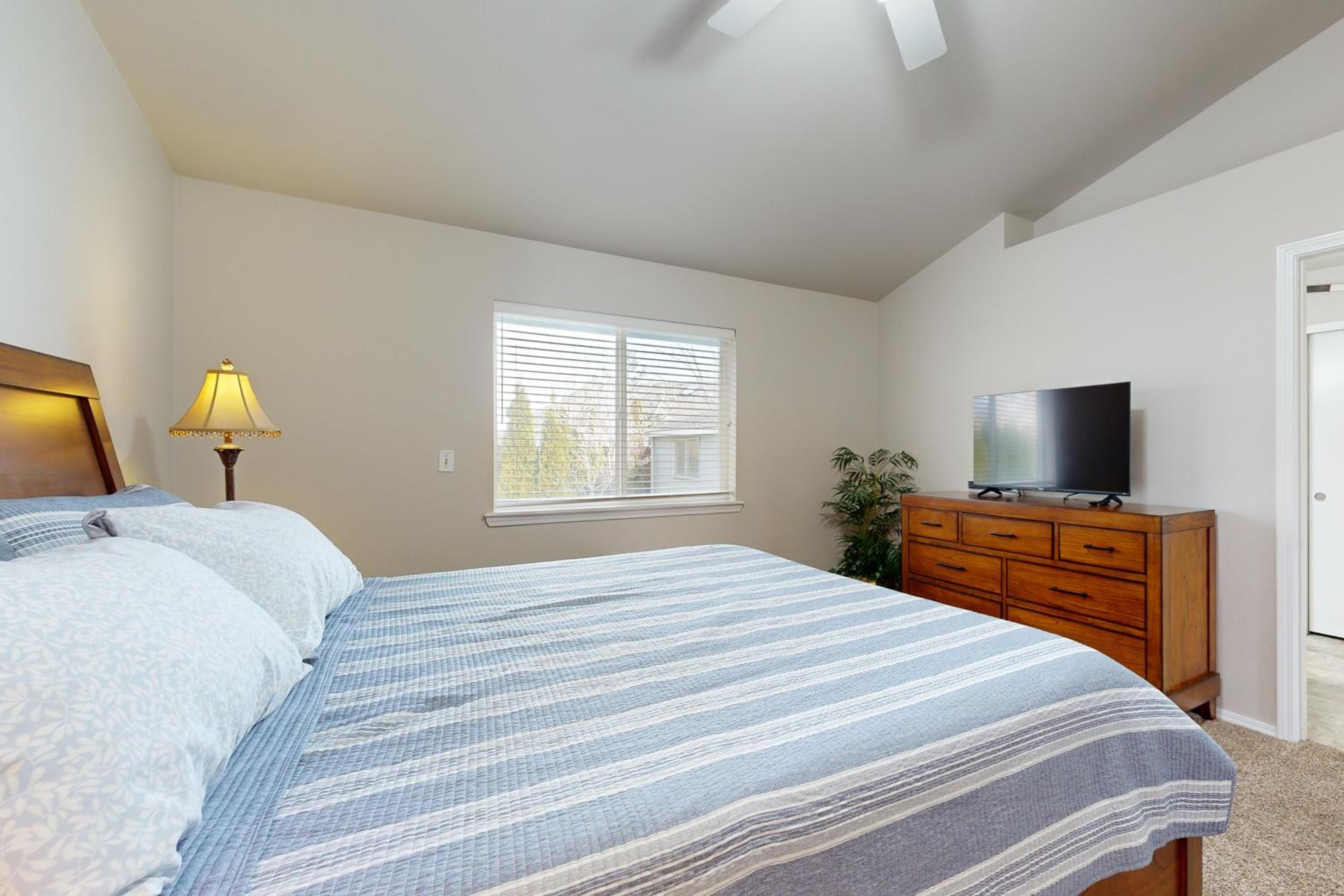 Tranquil Redmond Retreat Relax and Explore Outdoors