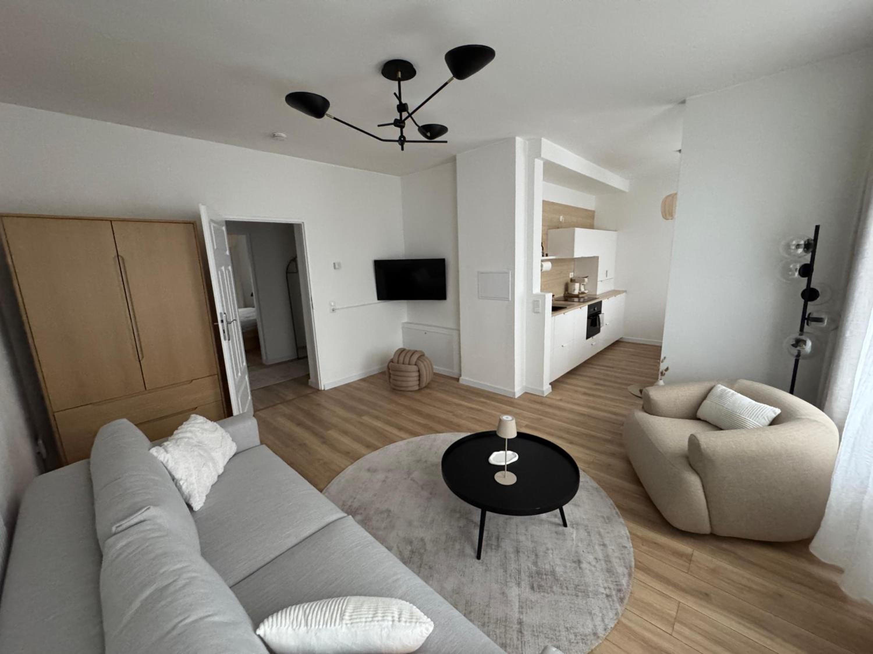 ApartNaest Radeberg - vollausgestattete 1 - bis 4-Zimmer Apartments l 24h Zugang per Code l Check-in Anleitung über Posteingang l Parkplatz auf Anfrage l F