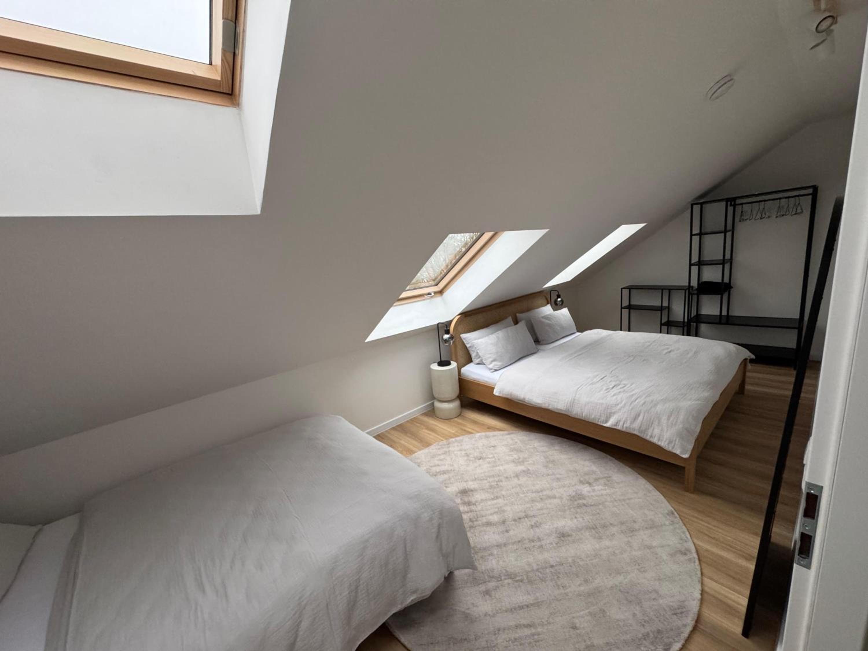 ApartNaest Radeberg - vollausgestattete 1 - bis 4-Zimmer Apartments l 24h Zugang per Code l Check-in Anleitung über Posteingang l Parkplatz auf Anfrage l F