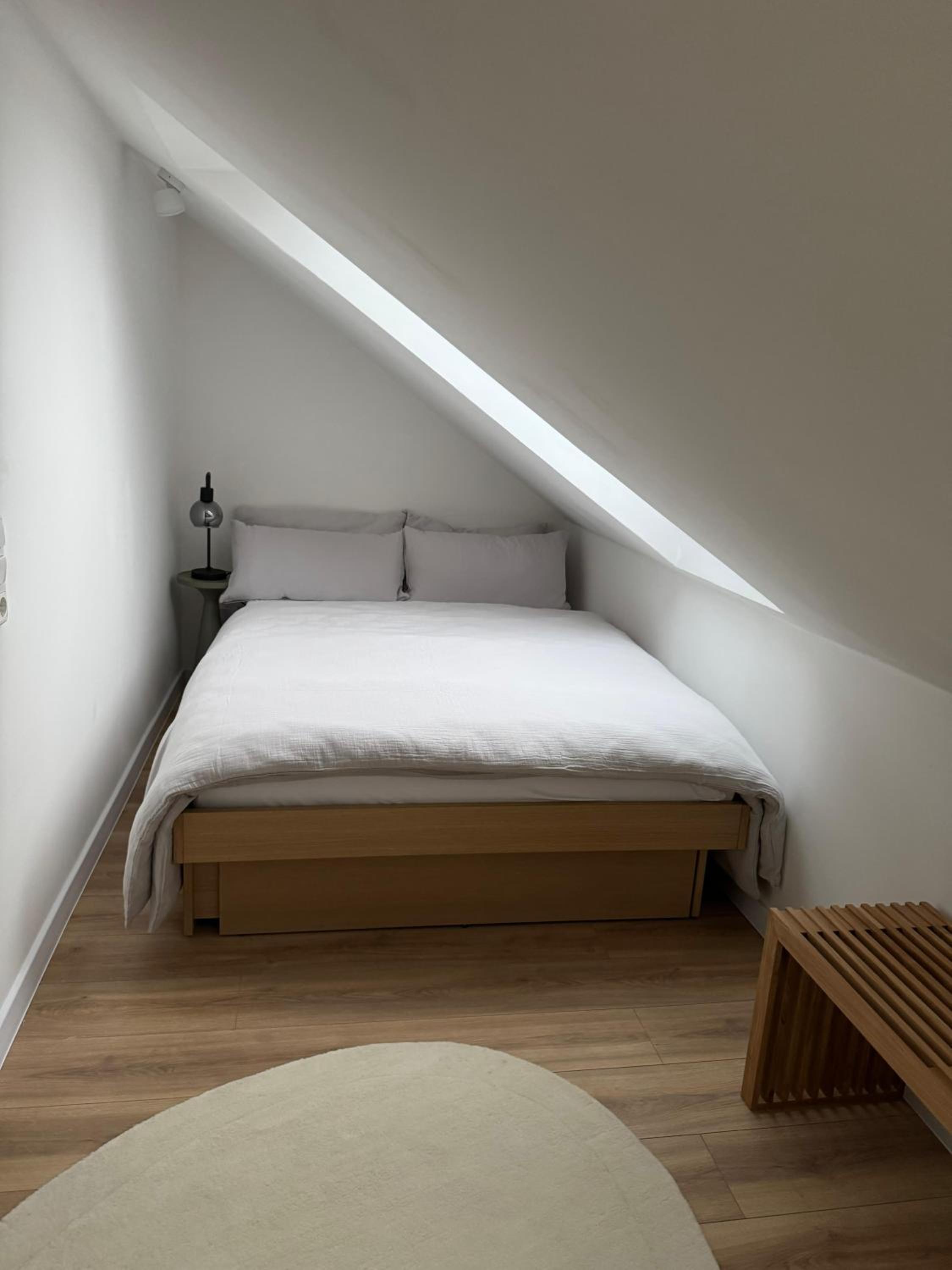 ApartNaest Radeberg - vollausgestattete 1 - bis 4-Zimmer Apartments l 24h Zugang per Code l Check-in Anleitung über Posteingang l Parkplatz auf Anfrage l F