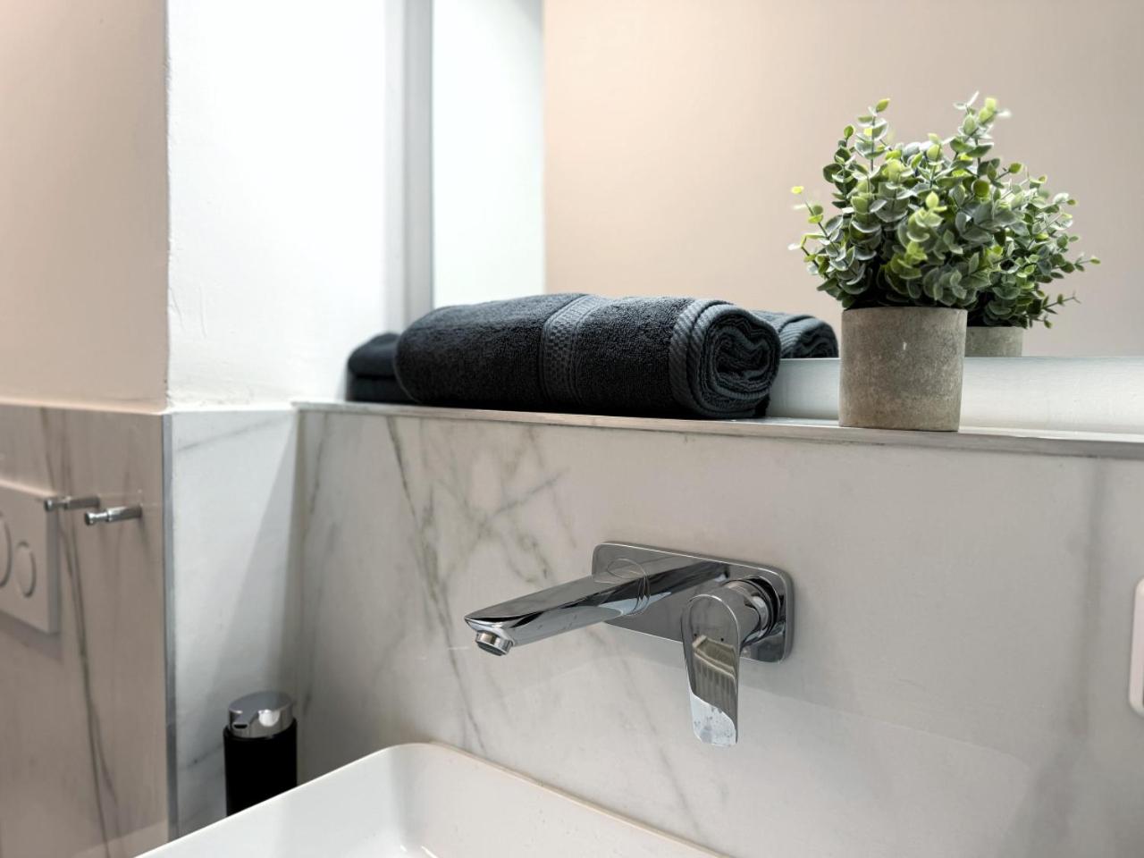 HolidayHome Apartments I Spacious 67sqm in Berlin Friedrichshain