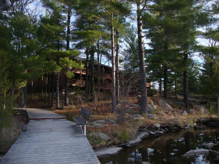 Westwind Inn on the Lake