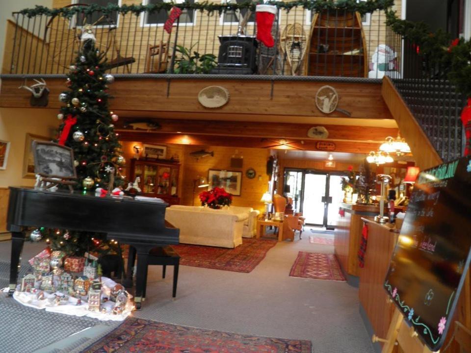 Westwind Inn on the Lake