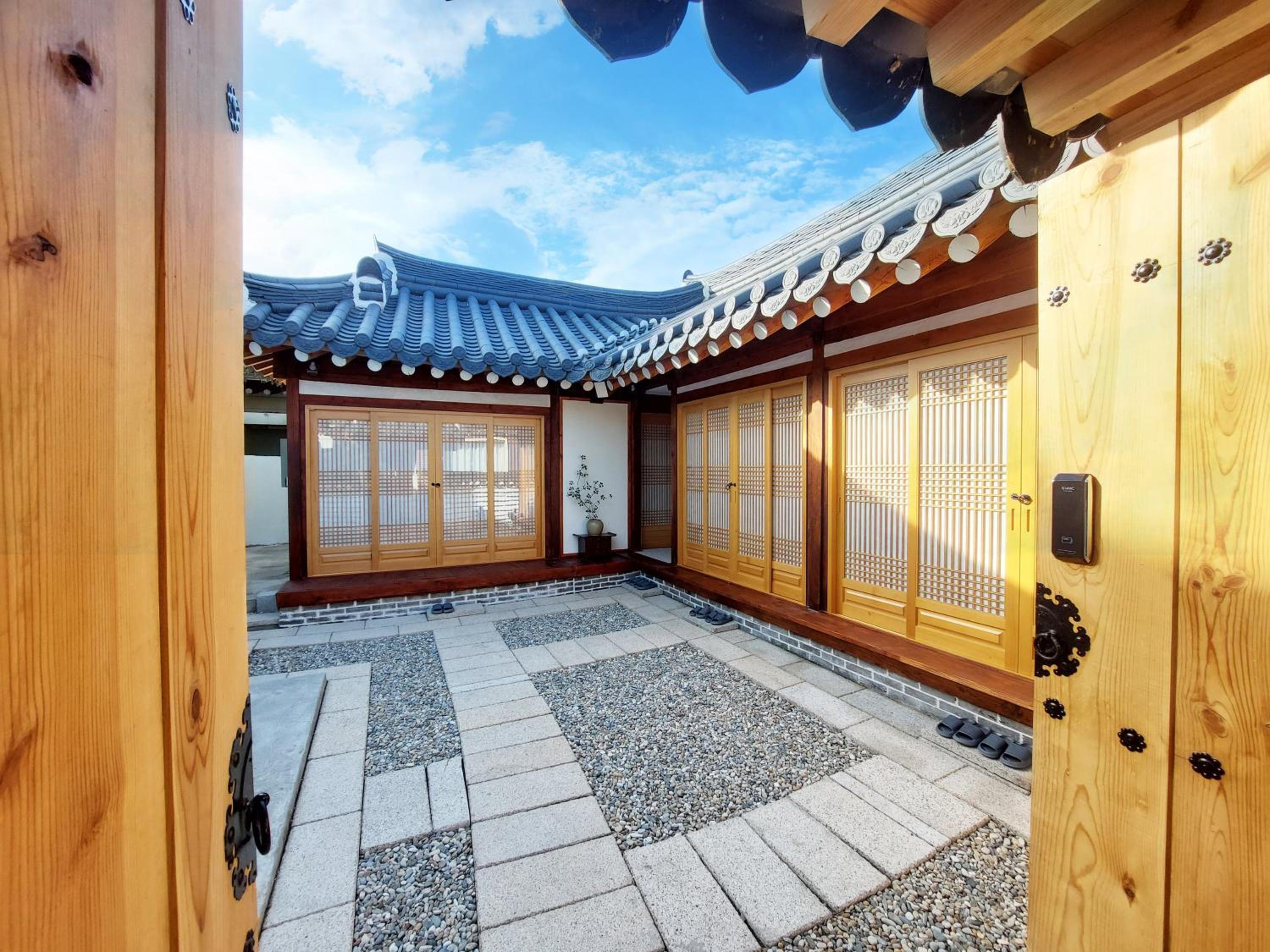 Hanokstay mokhwa