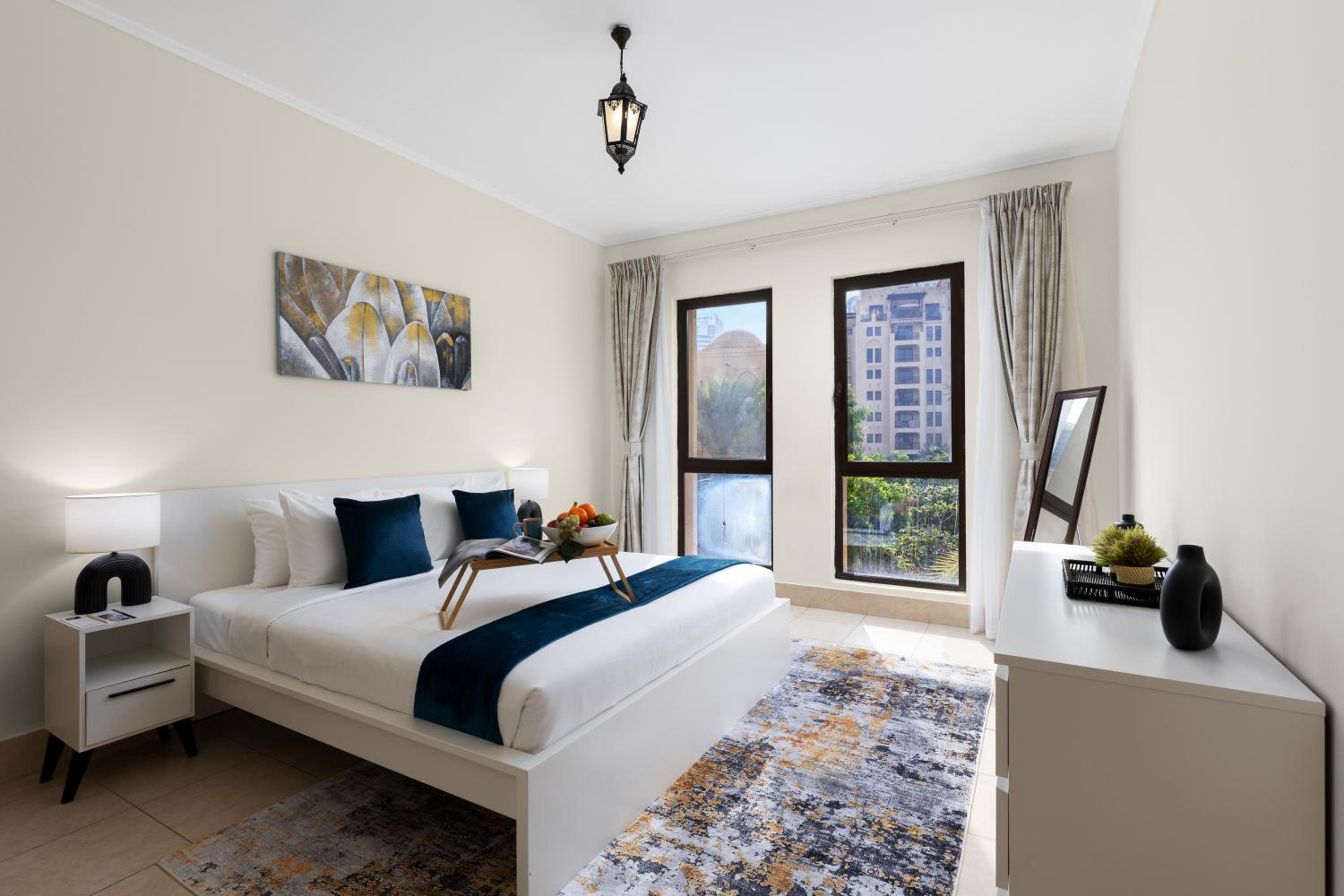 Maison Privee - Stylish & Spacious Apartment in Downtown Dubai