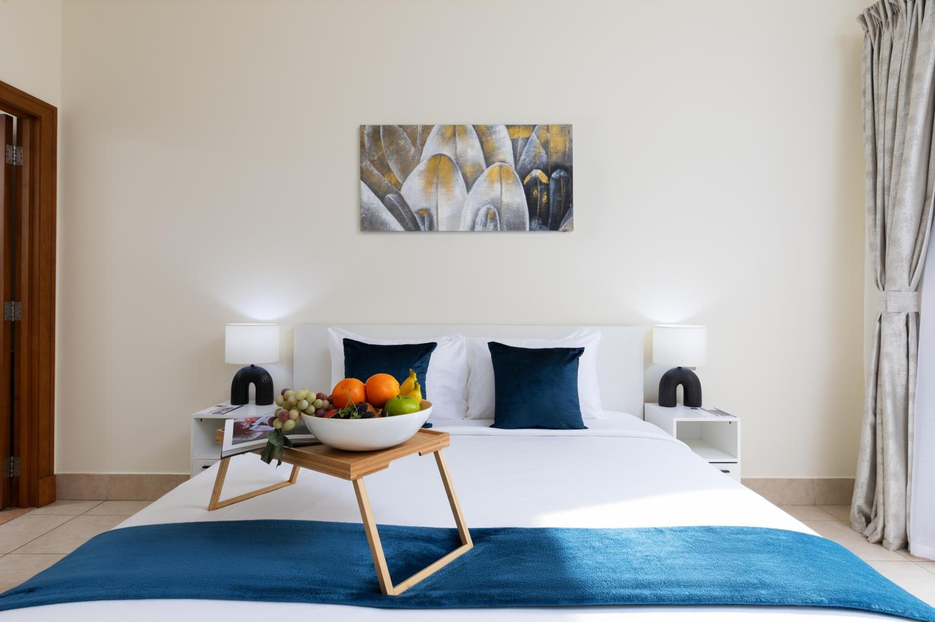 Maison Privee - Stylish & Spacious Apartment in Downtown Dubai