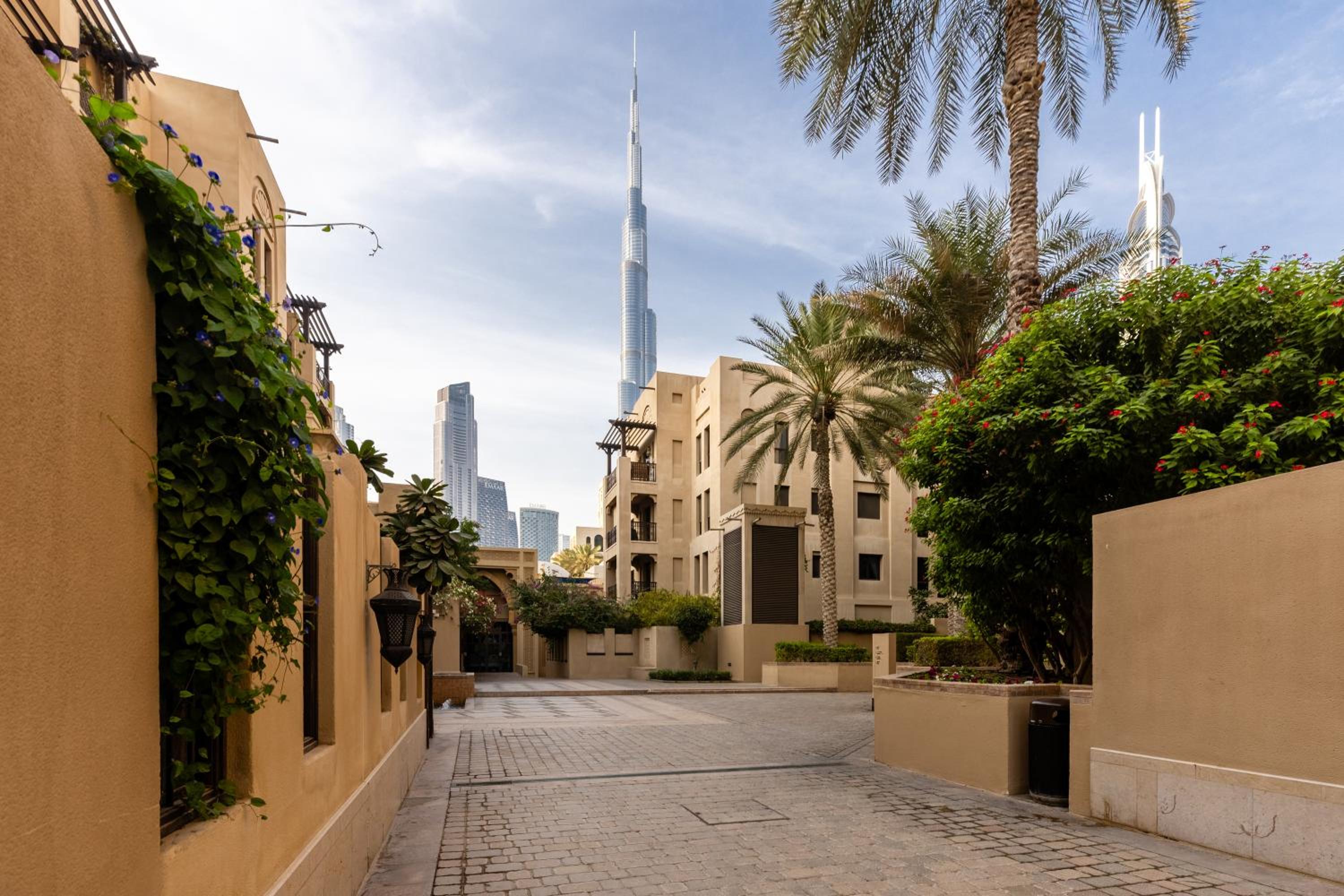 Maison Privee - Stylish & Spacious Apartment in Downtown Dubai