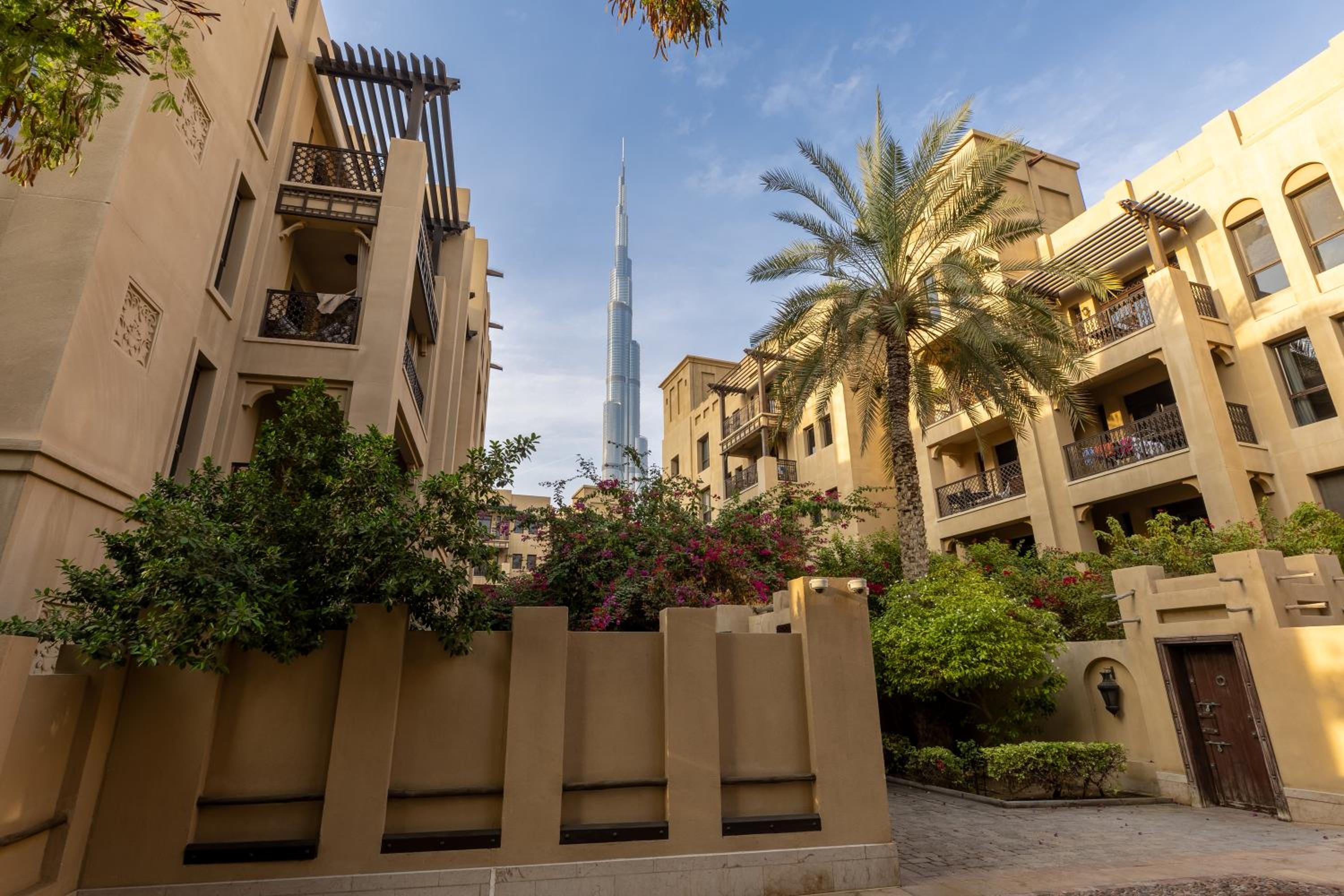 Maison Privee - Stylish & Spacious Apartment in Downtown Dubai