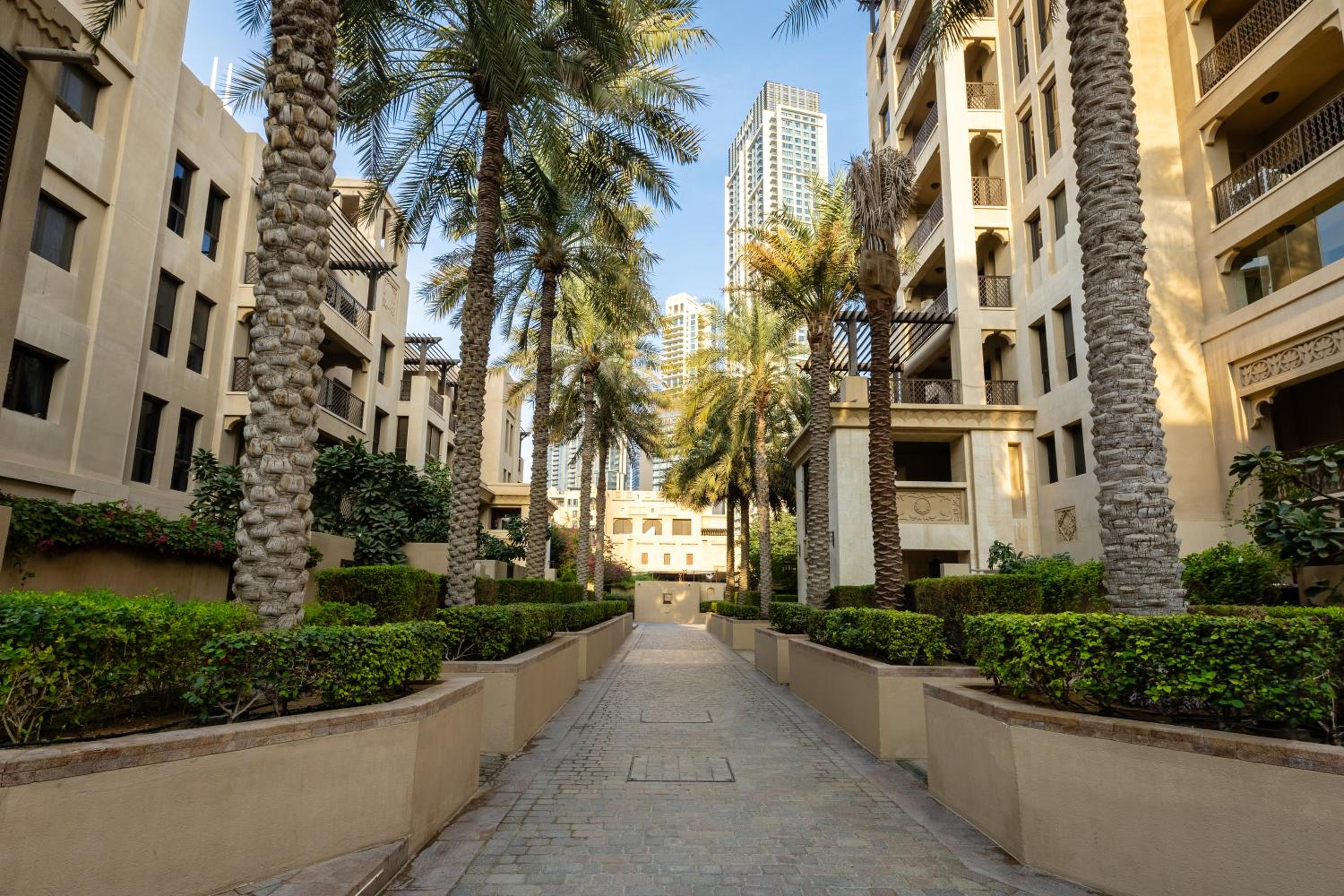 Maison Privee - Stylish & Spacious Apartment in Downtown Dubai