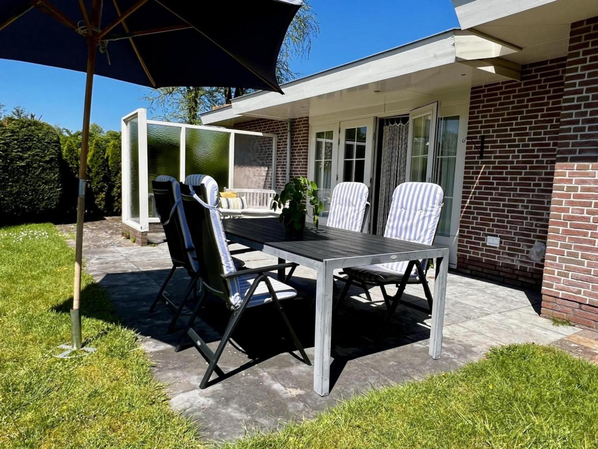 Holiday bungalow in Sint Maartenszee
