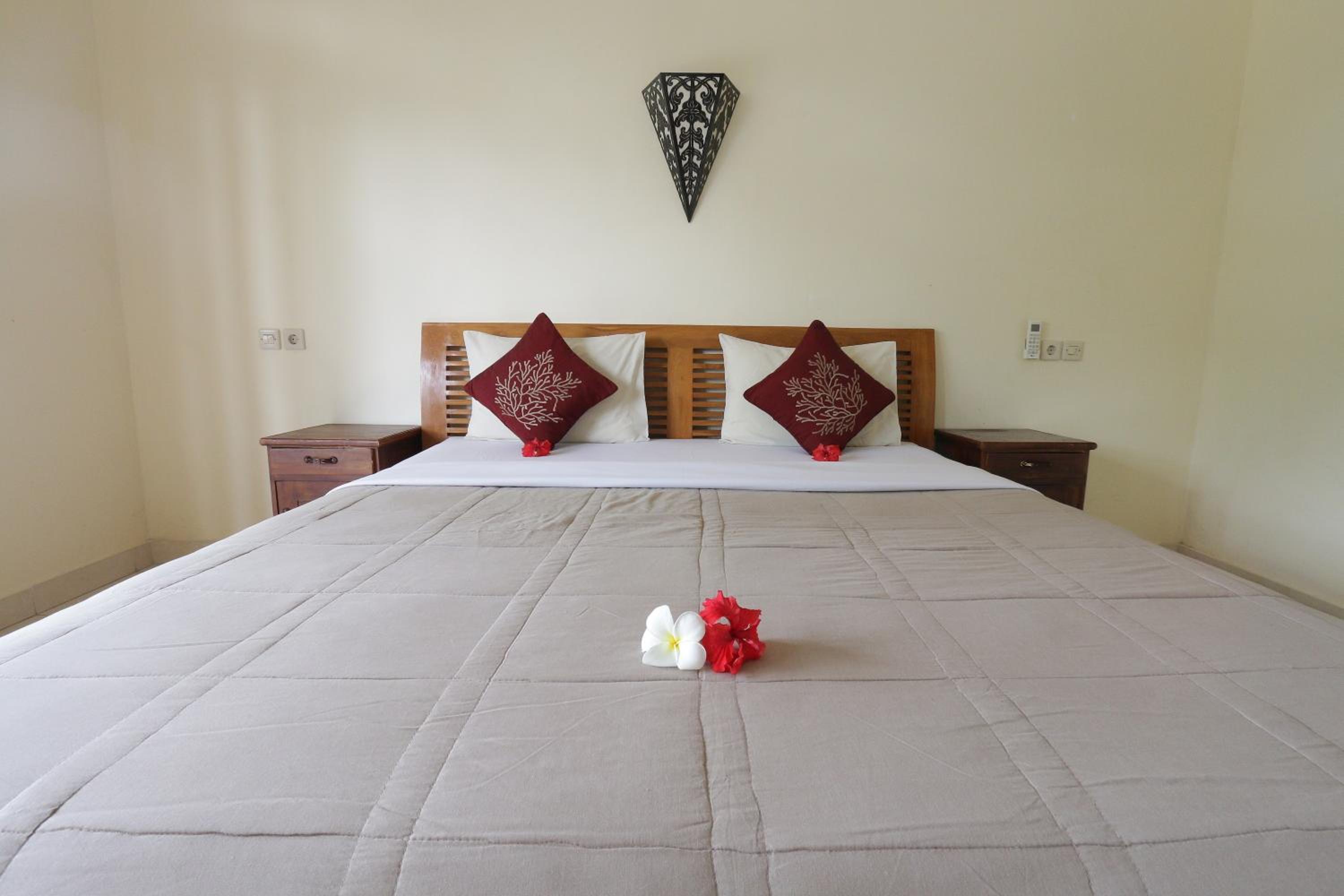 Frangipani Bungalow - Image 3