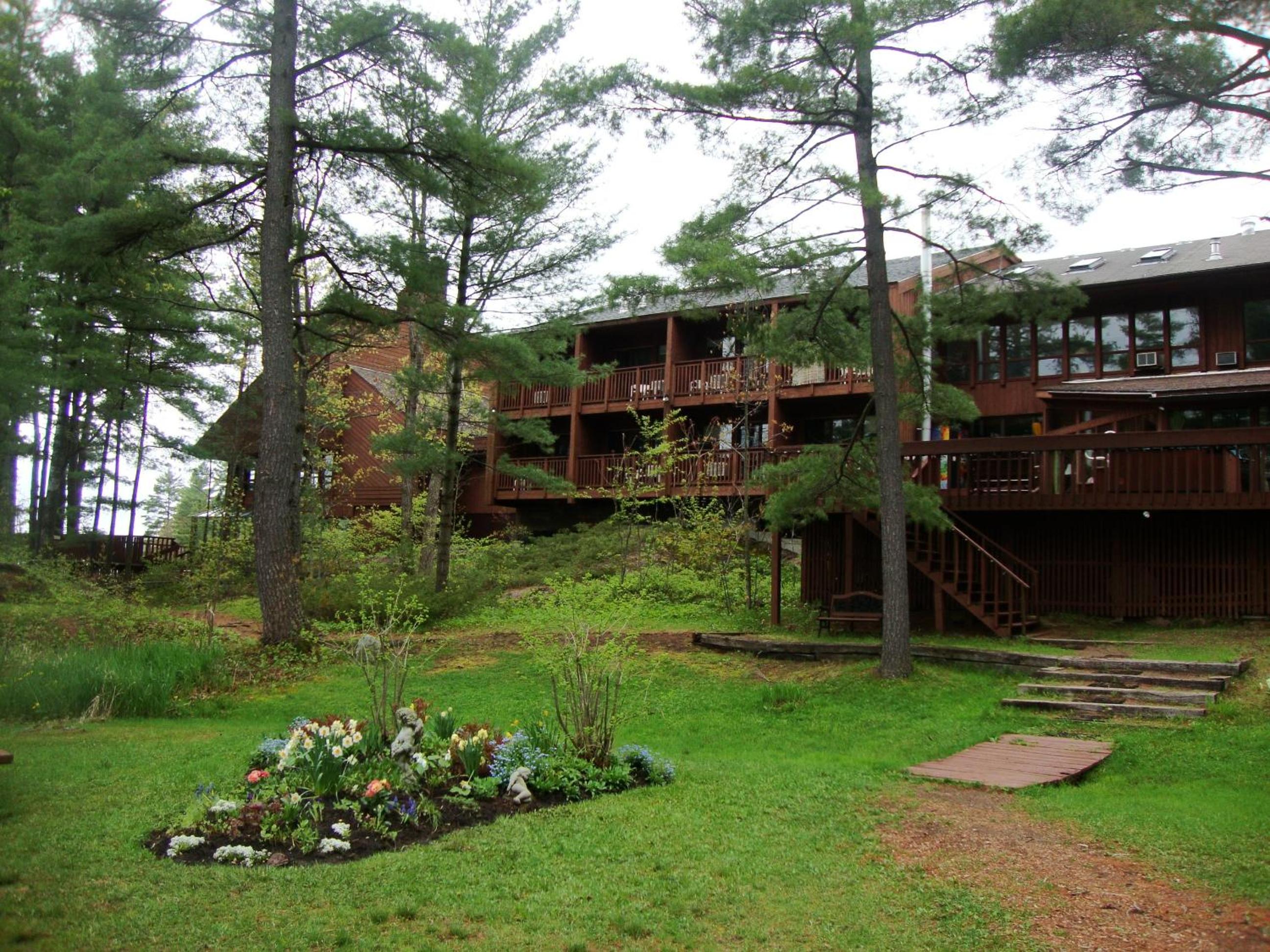 Westwind Inn on the Lake