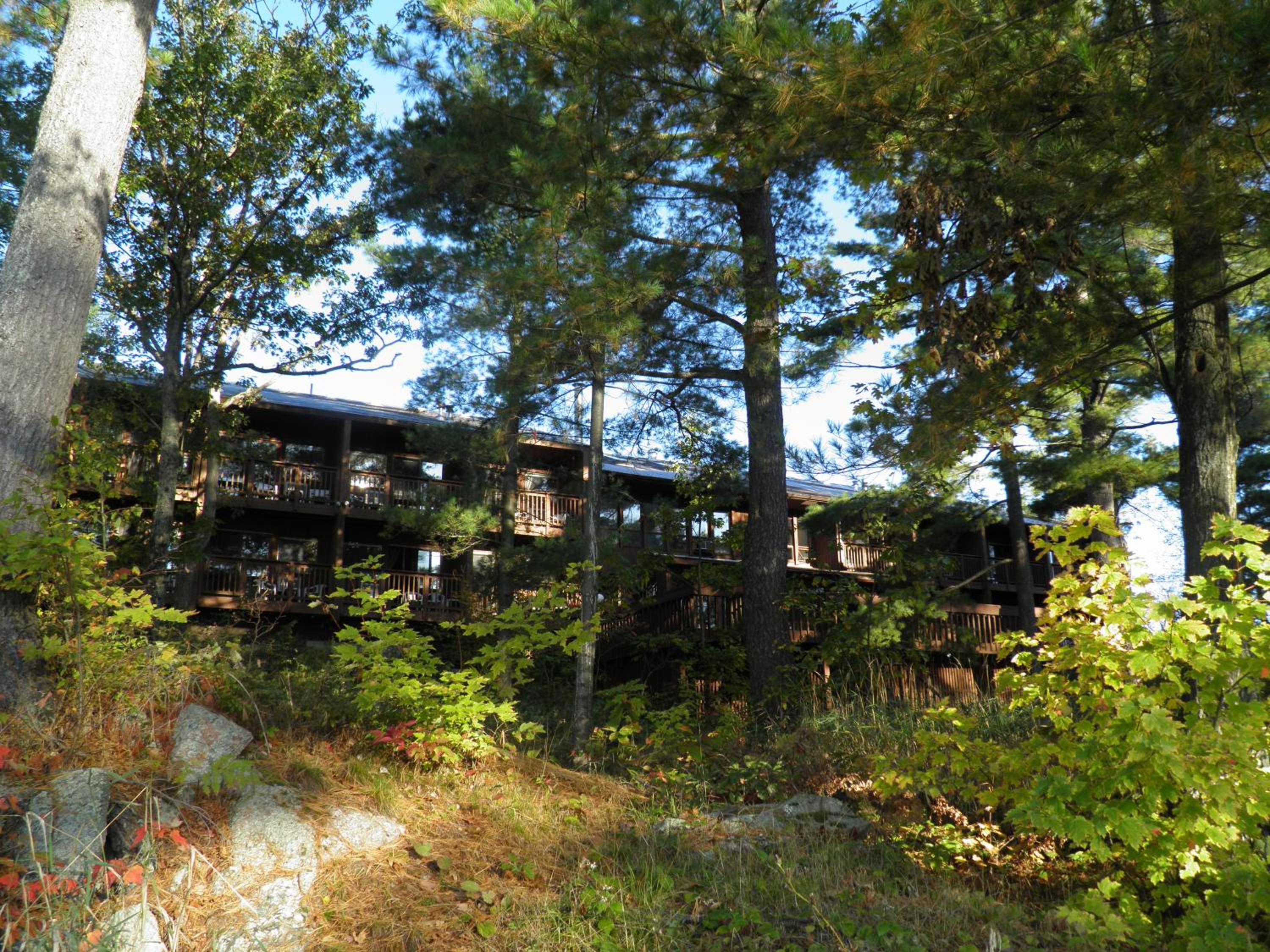 Westwind Inn on the Lake
