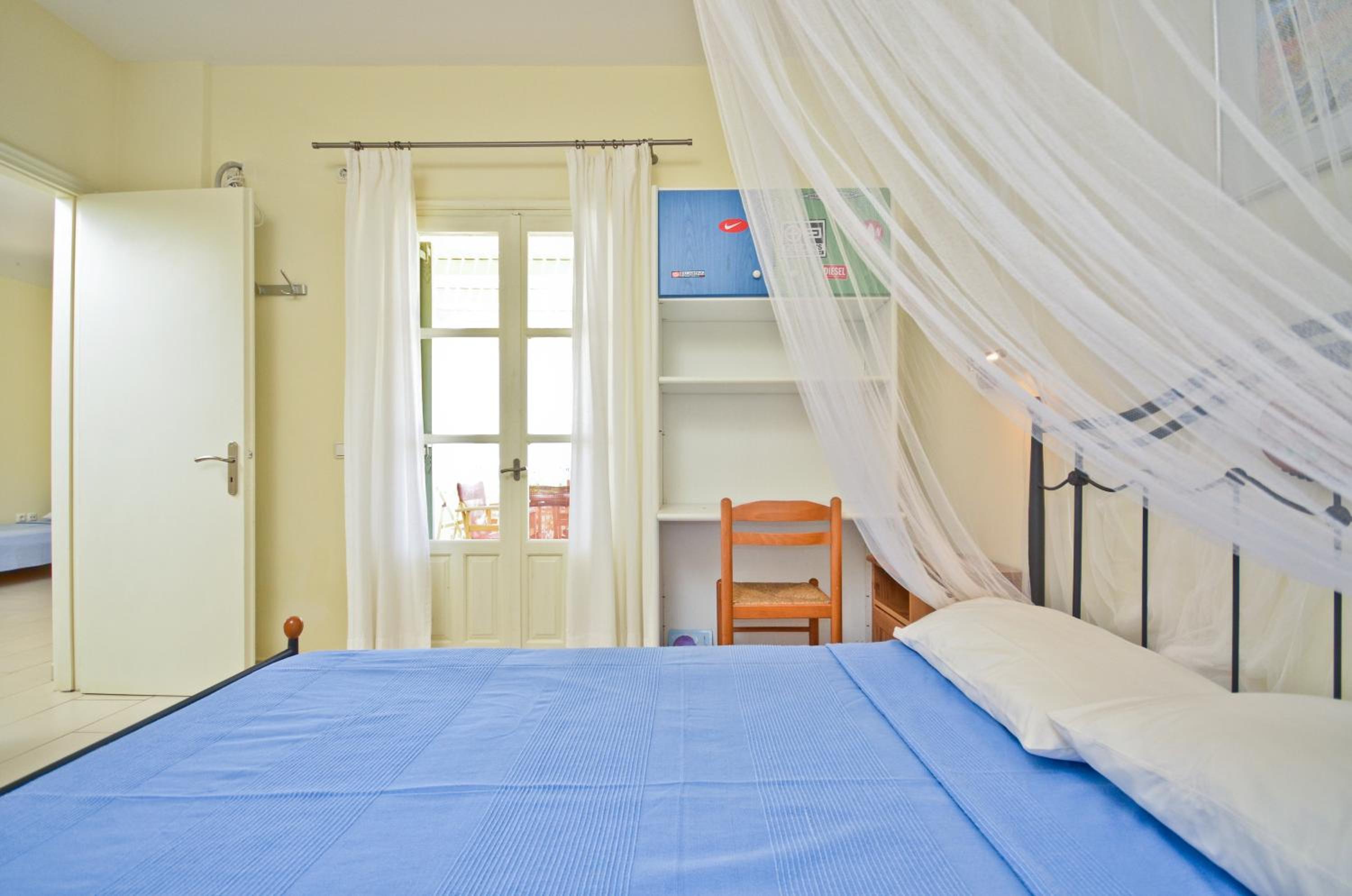 Ydreos Studios & Apartments