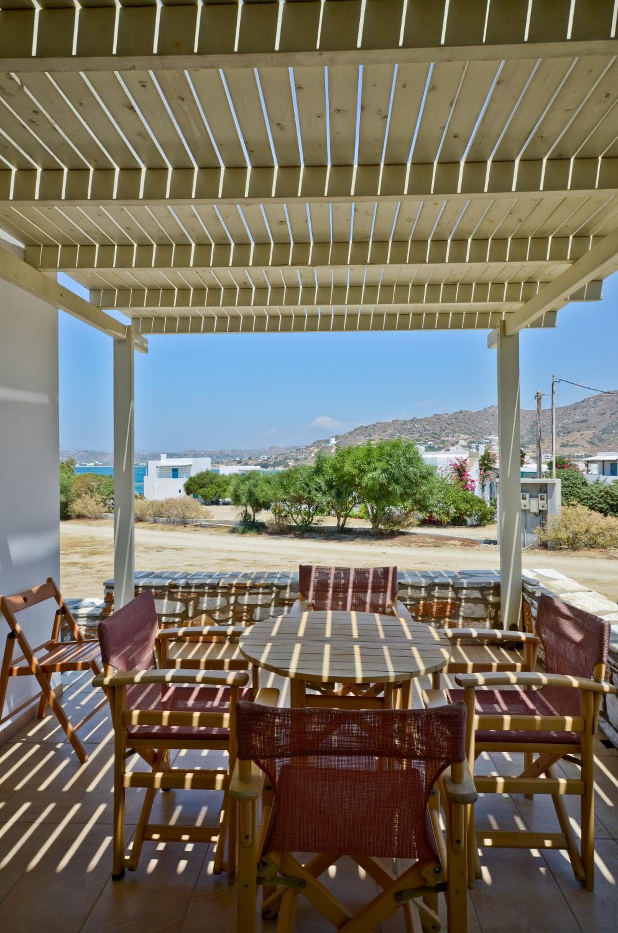 Ydreos Studios & Apartments