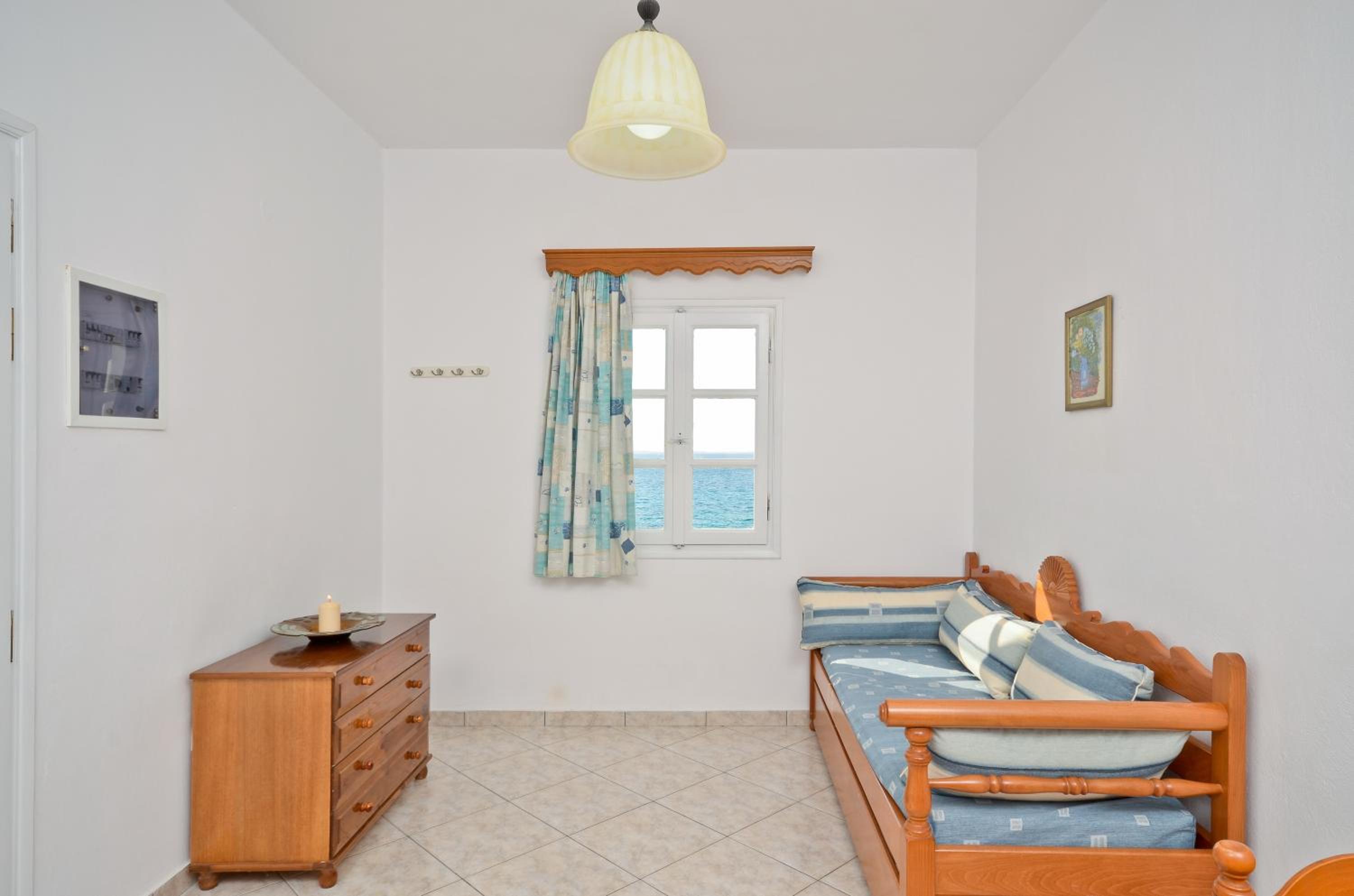 Ydreos Studios & Apartments