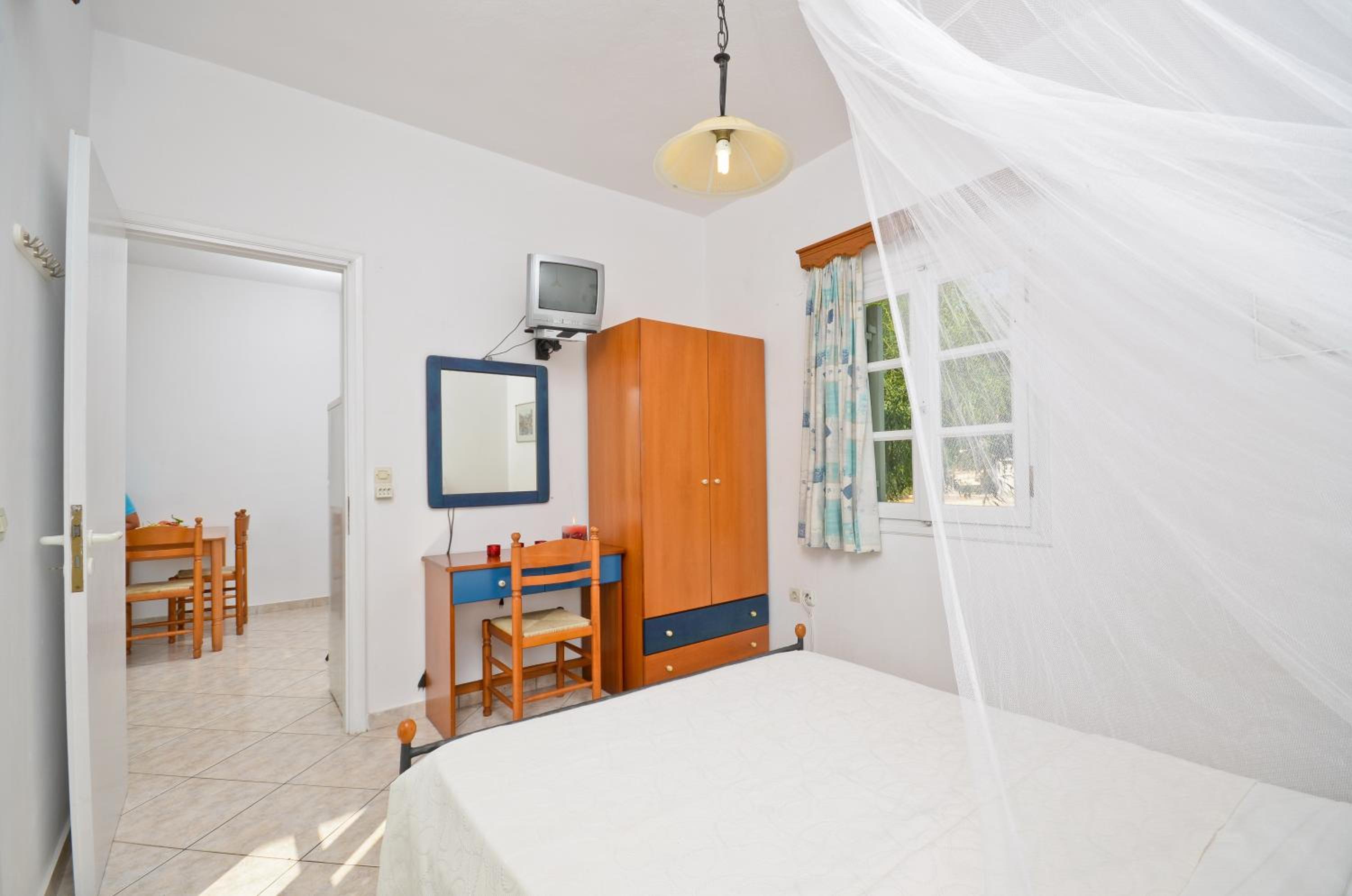Ydreos Studios & Apartments