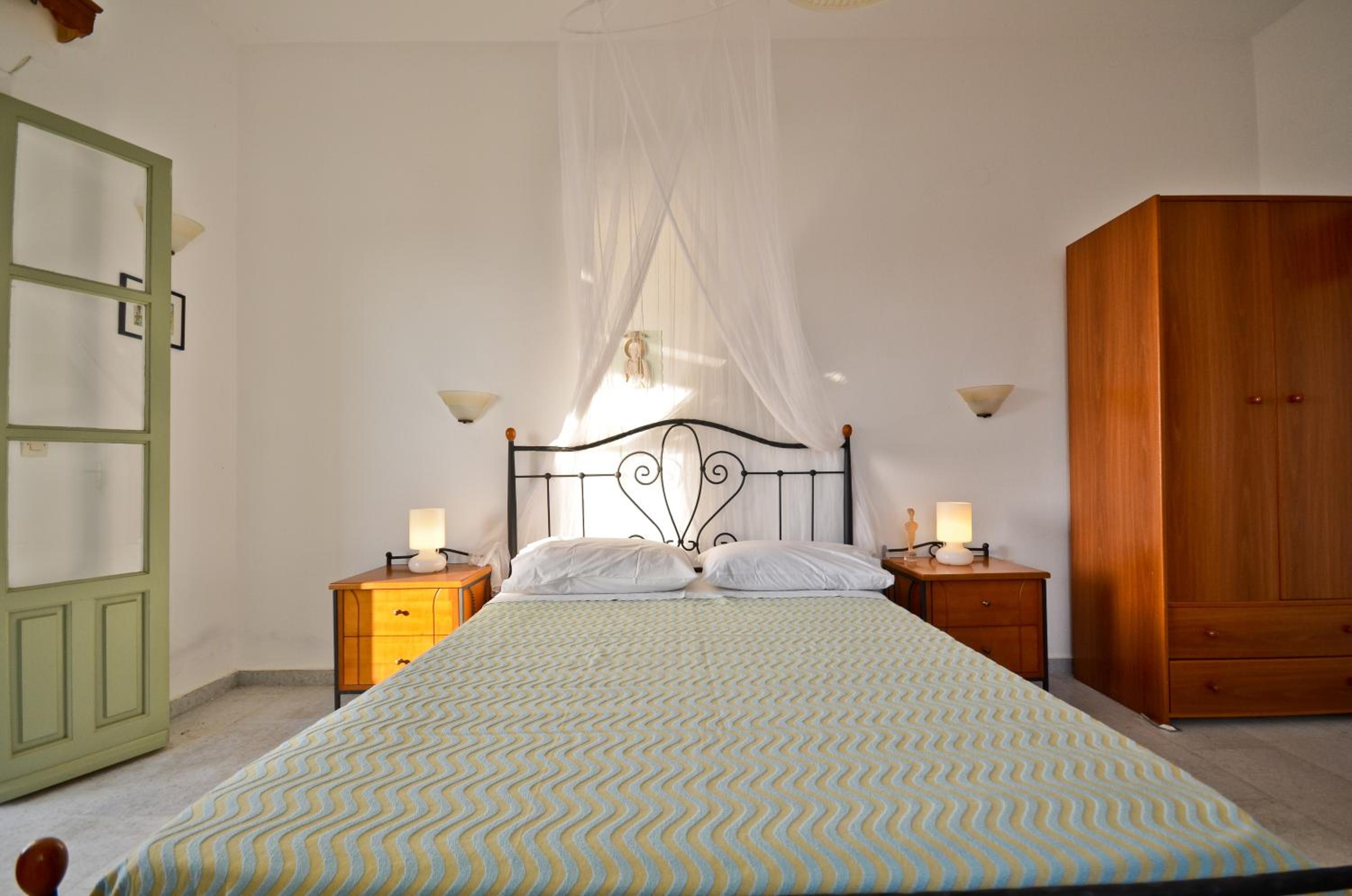 Ydreos Studios & Apartments