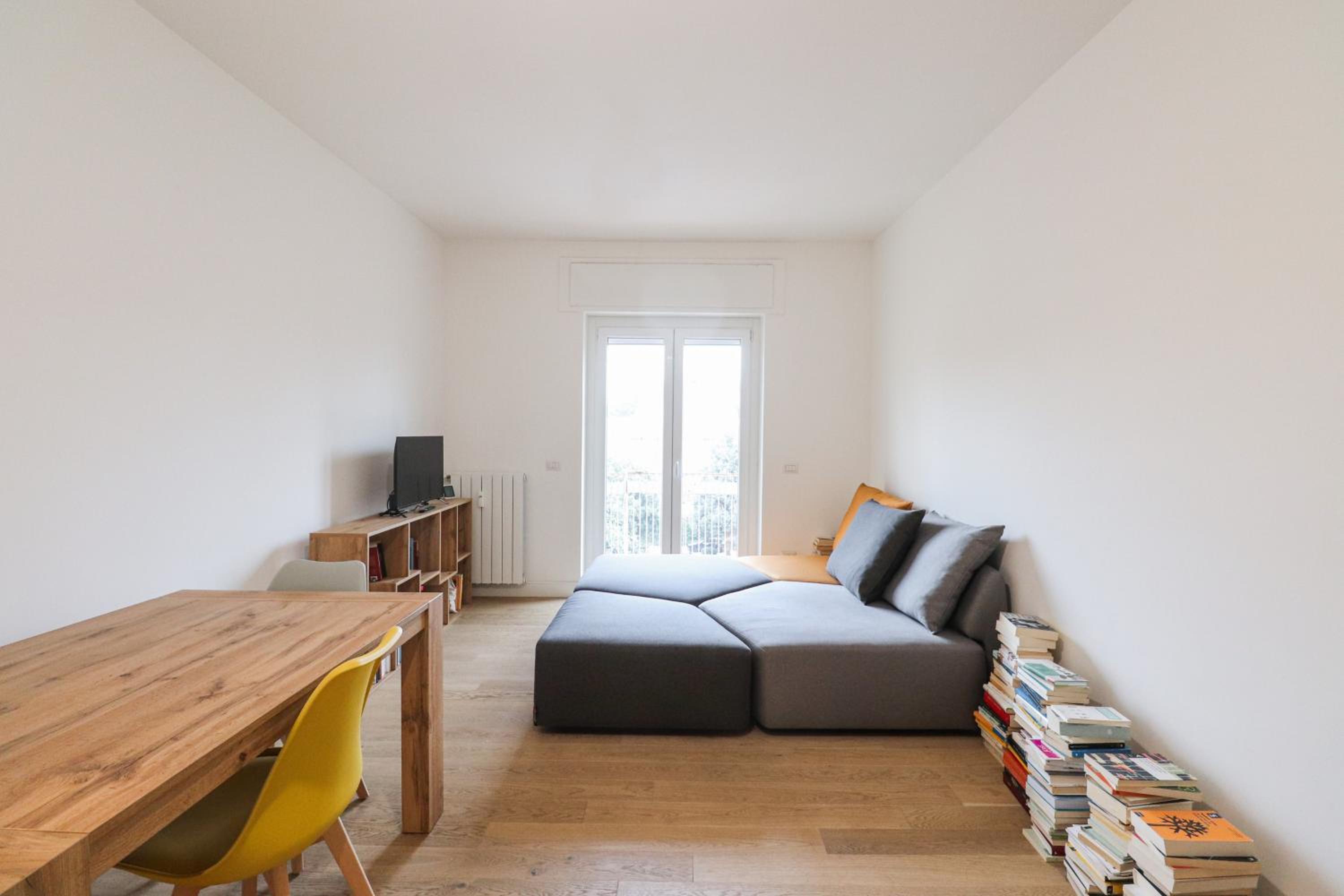 Modern Deluxe 2 Suites Apartment - 15min Colosseum & Metro 5min - AC, Wifi