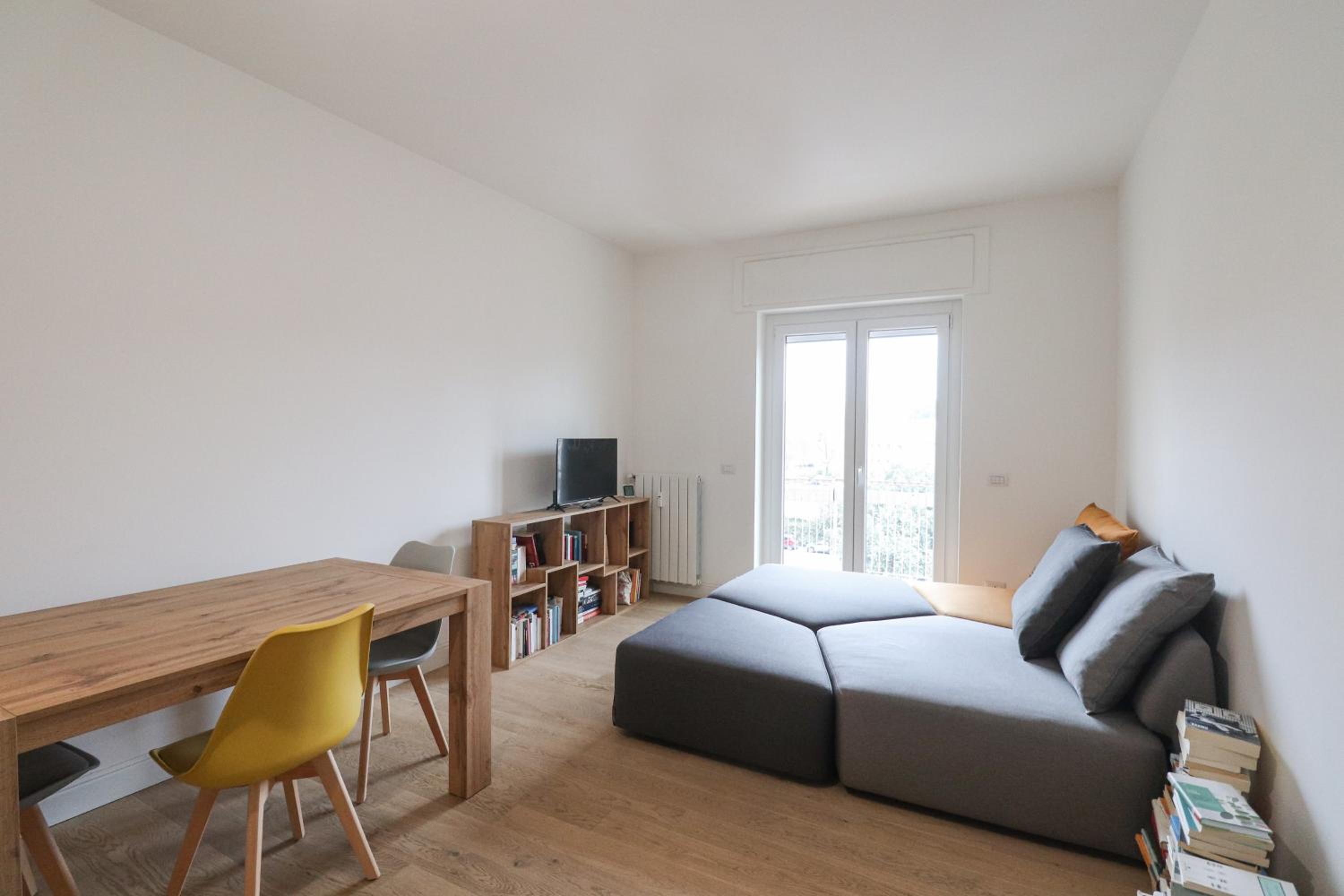 Modern Deluxe 2 Suites Apartment - 15min Colosseum & Metro 5min - AC, Wifi