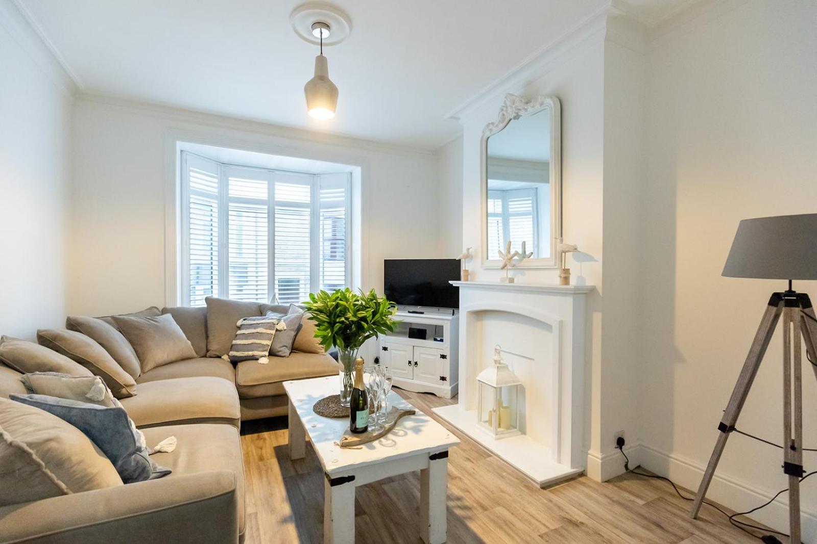SEA STAR - Coastal 3-Bed Retreat in the Heart of Whitby