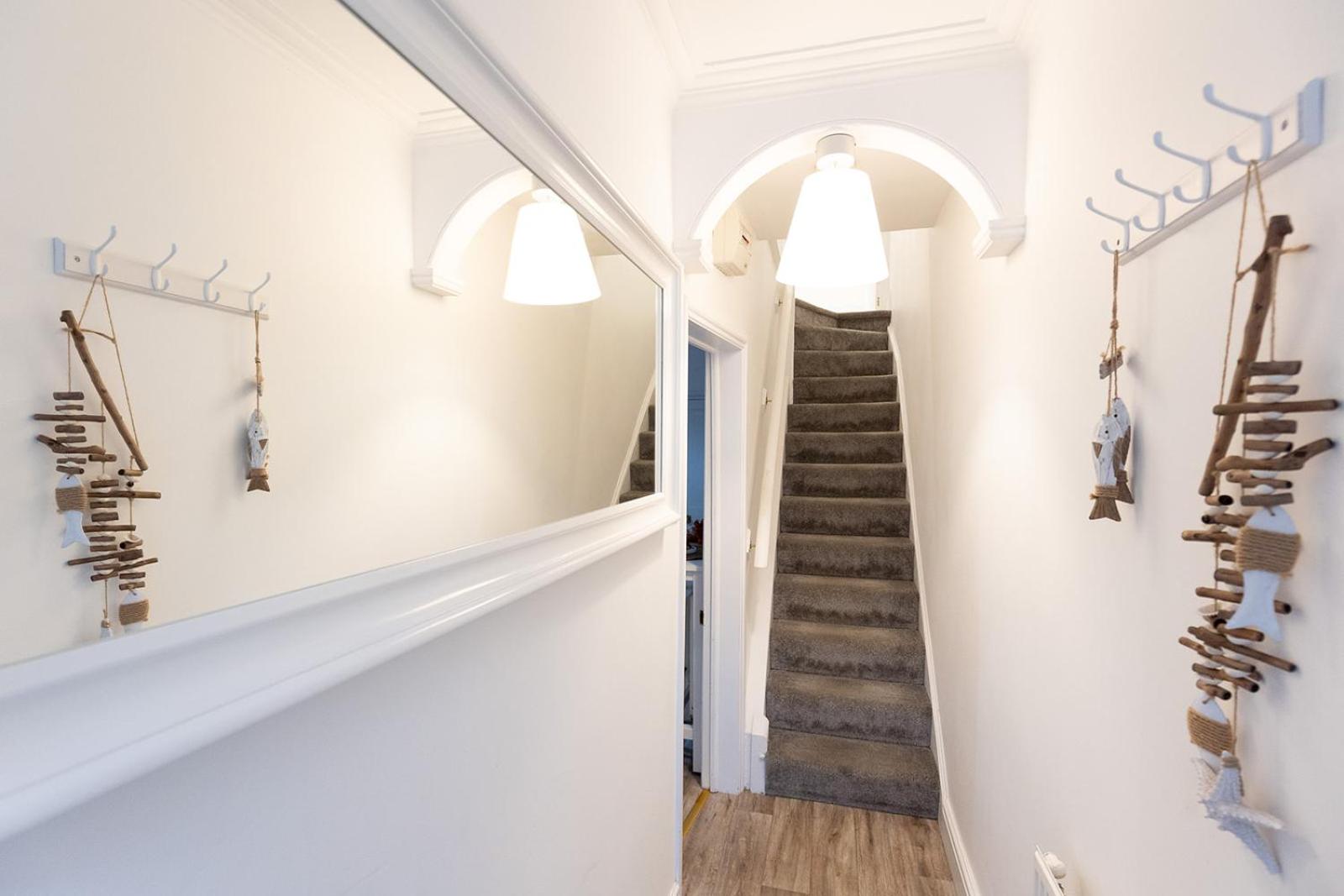 SEA STAR - Coastal 3-Bed Retreat in the Heart of Whitby