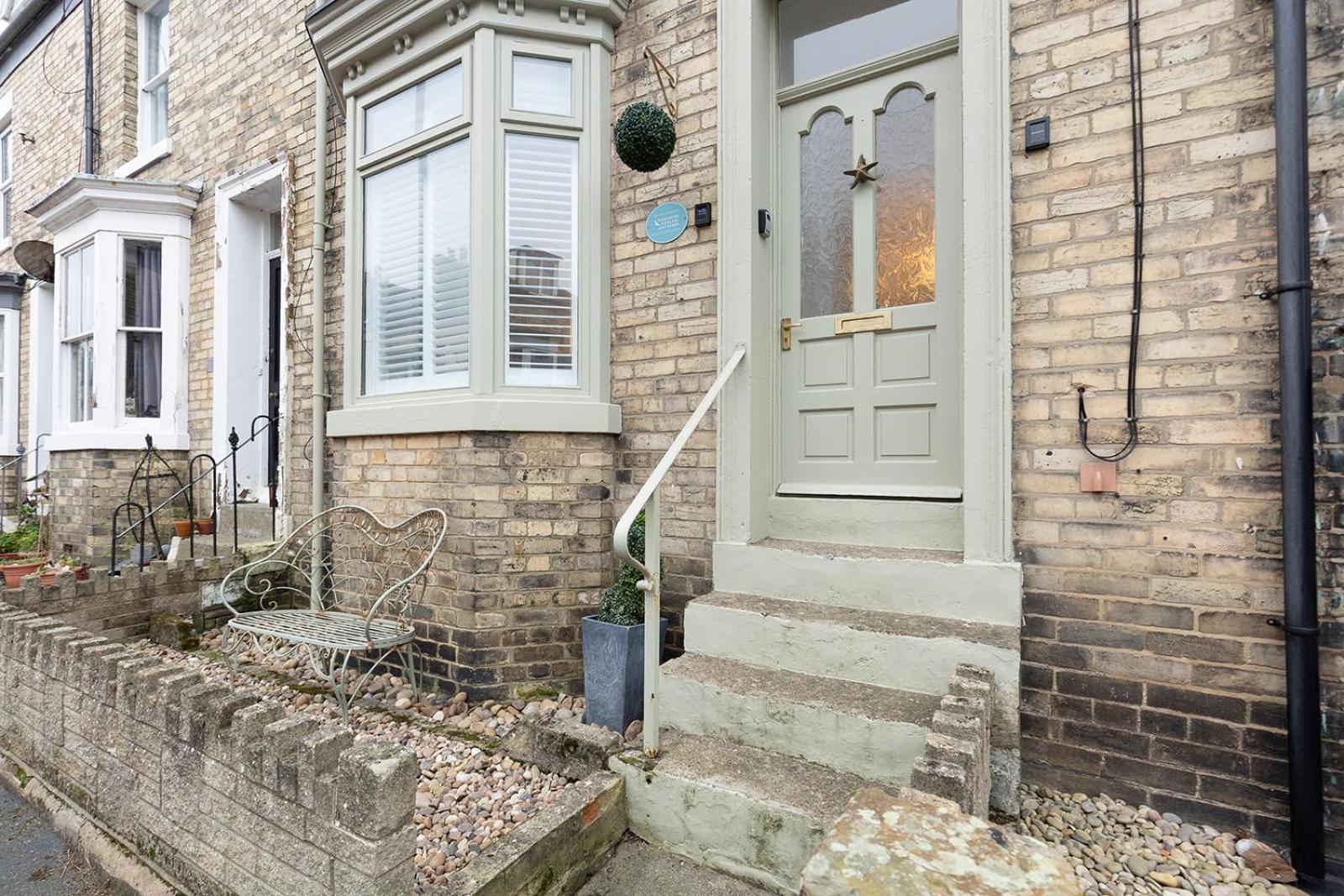 SEA STAR - Coastal 3-Bed Retreat in the Heart of Whitby