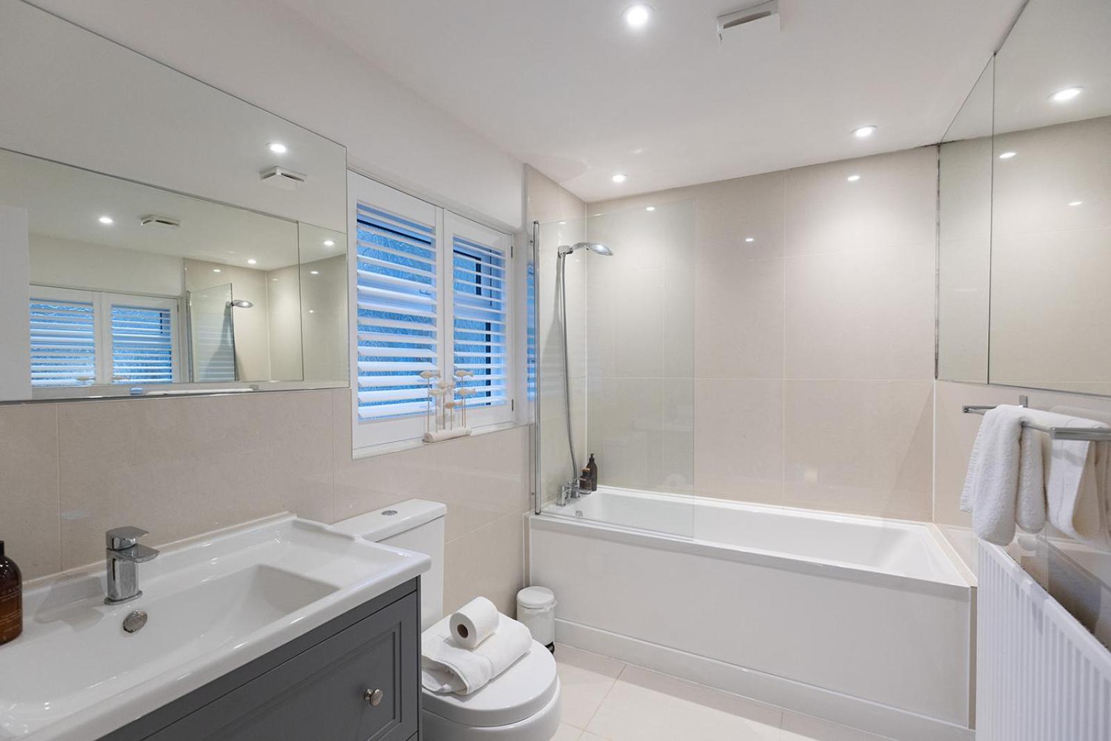 SEA STAR - Coastal 3-Bed Retreat in the Heart of Whitby