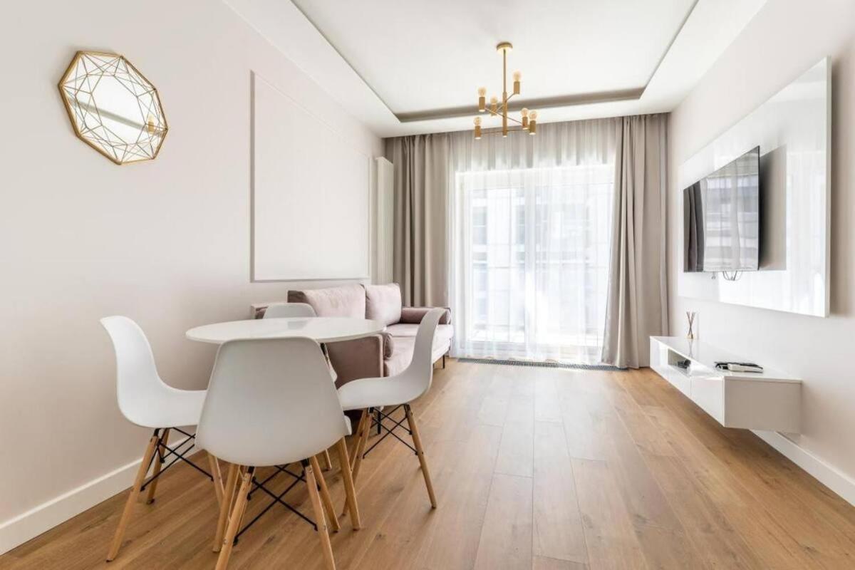 Golden Apartments- Mennica Residence, 1-Bedroom in City Center #18