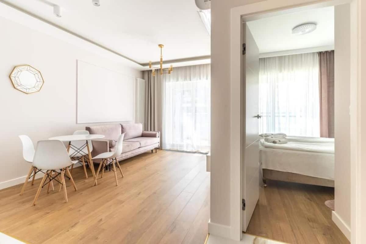 Golden Apartments- Mennica Residence, 1-Bedroom in City Center #18