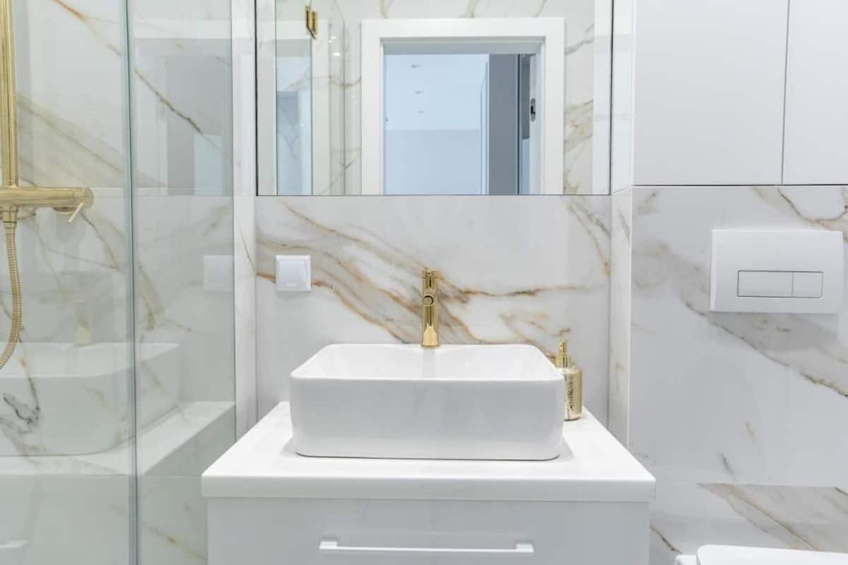 Golden Apartments- Mennica Residence, 1-Bedroom in City Center #18