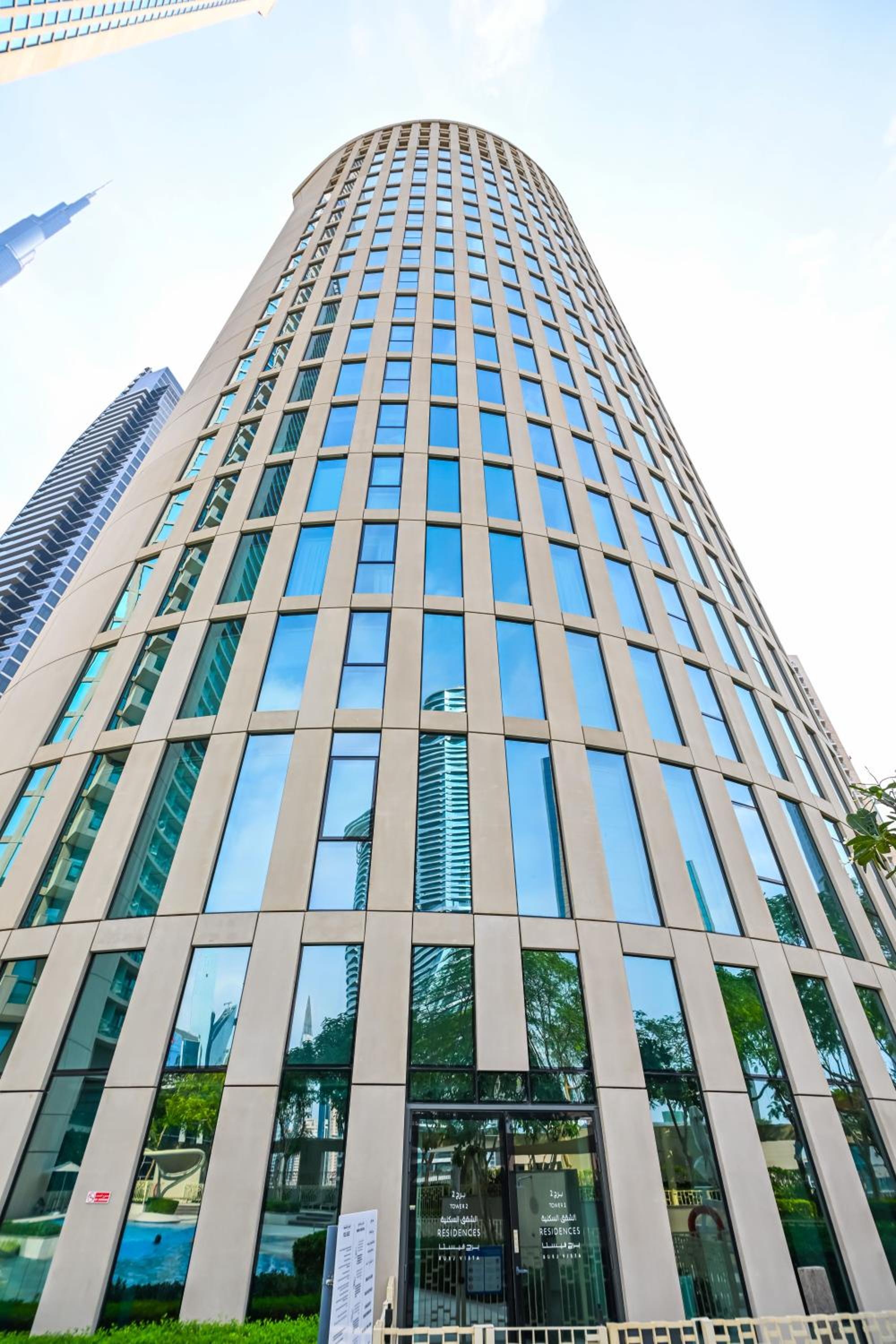 Burj Vista 2BR Luxurious Apartment with Direct Access to Dubai Mall