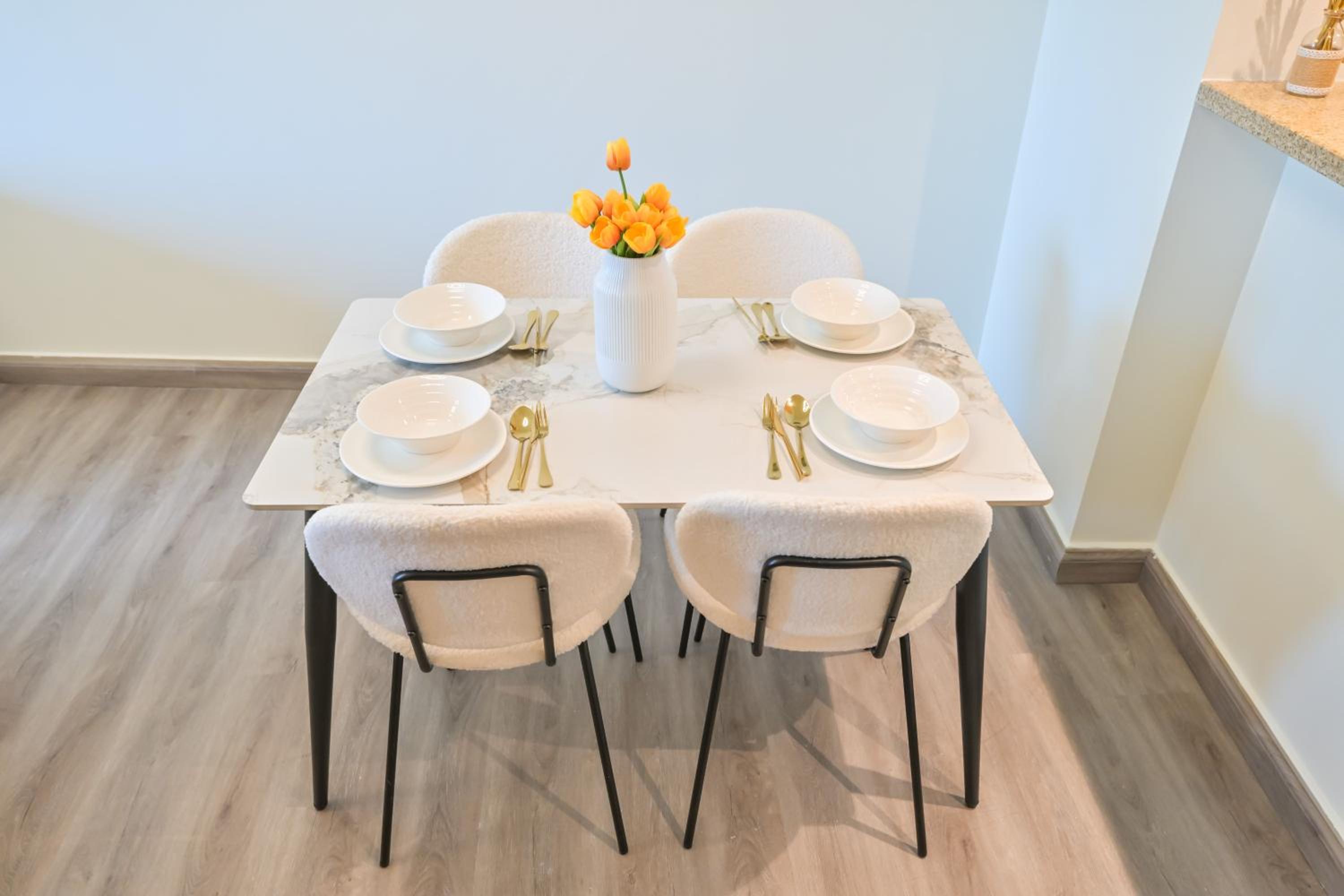 Burj Vista 2BR Luxurious Apartment with Direct Access to Dubai Mall