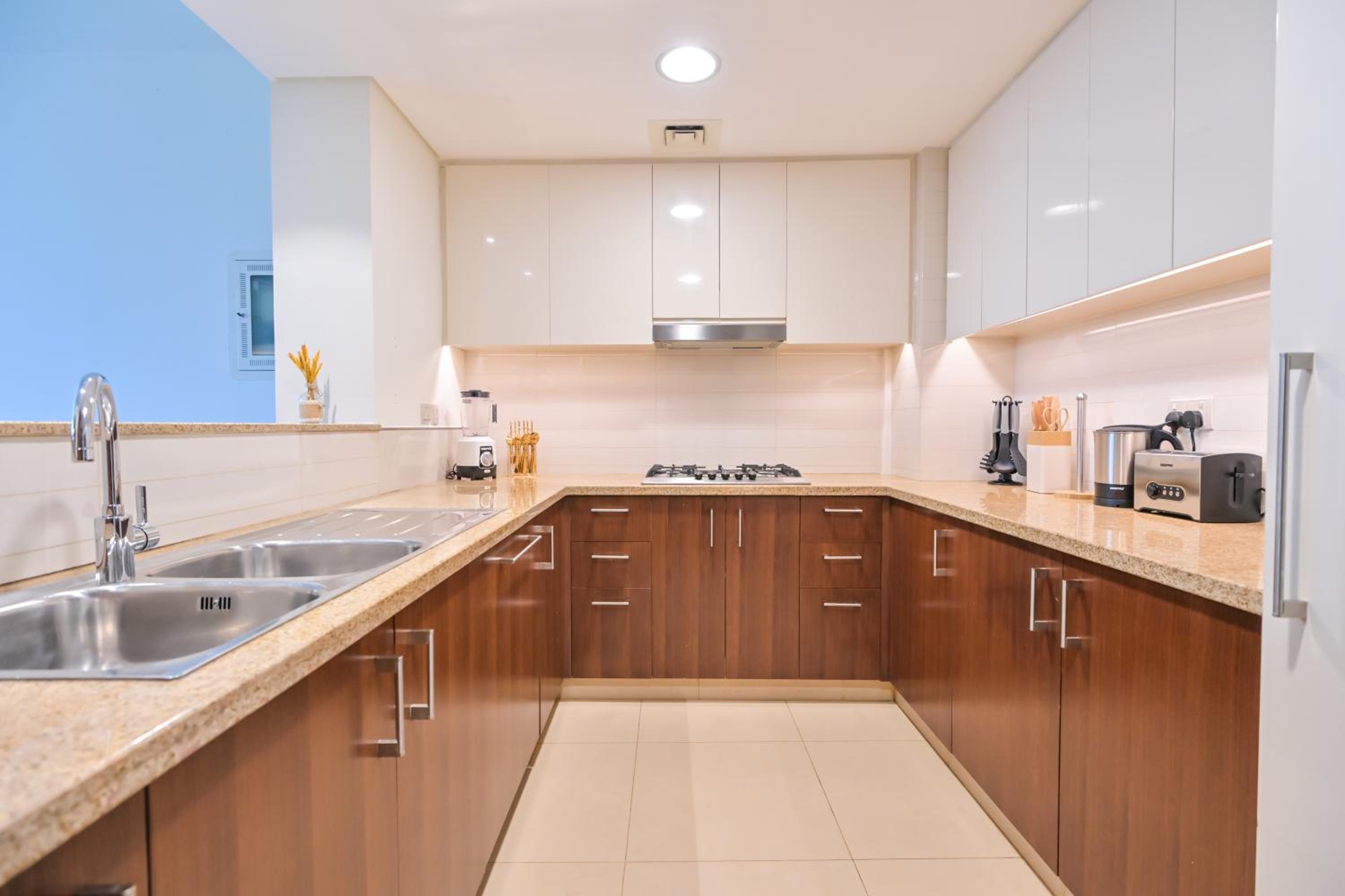 Burj Vista 2BR Luxurious Apartment with Direct Access to Dubai Mall