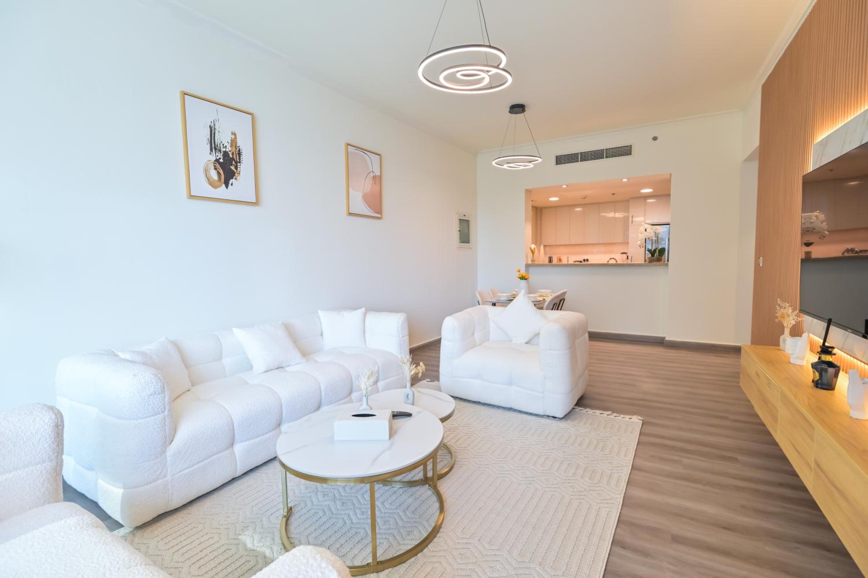 Burj Vista 2BR Luxurious Apartment with Direct Access to Dubai Mall