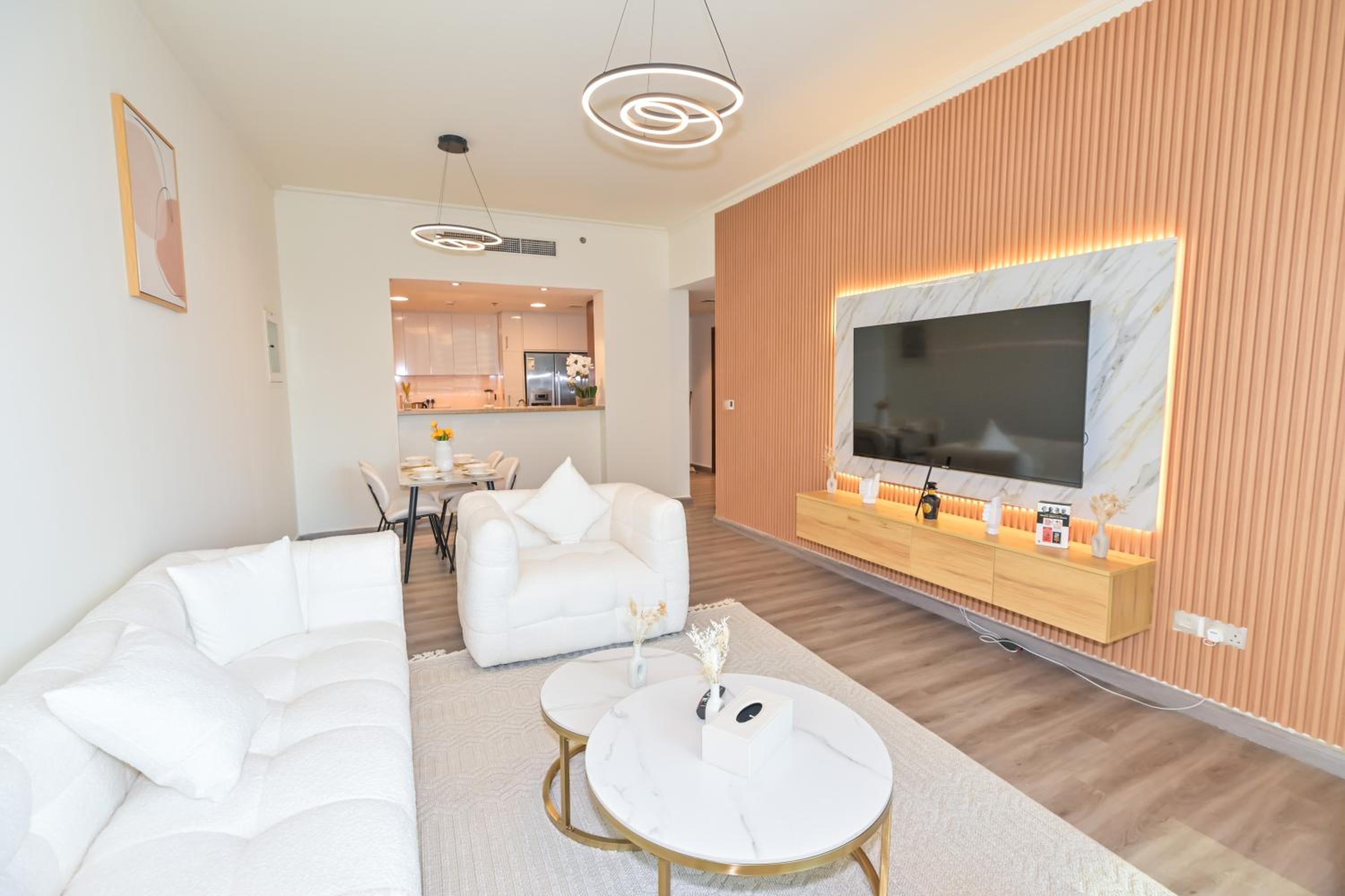 Burj Vista 2BR Luxurious Apartment with Direct Access to Dubai Mall