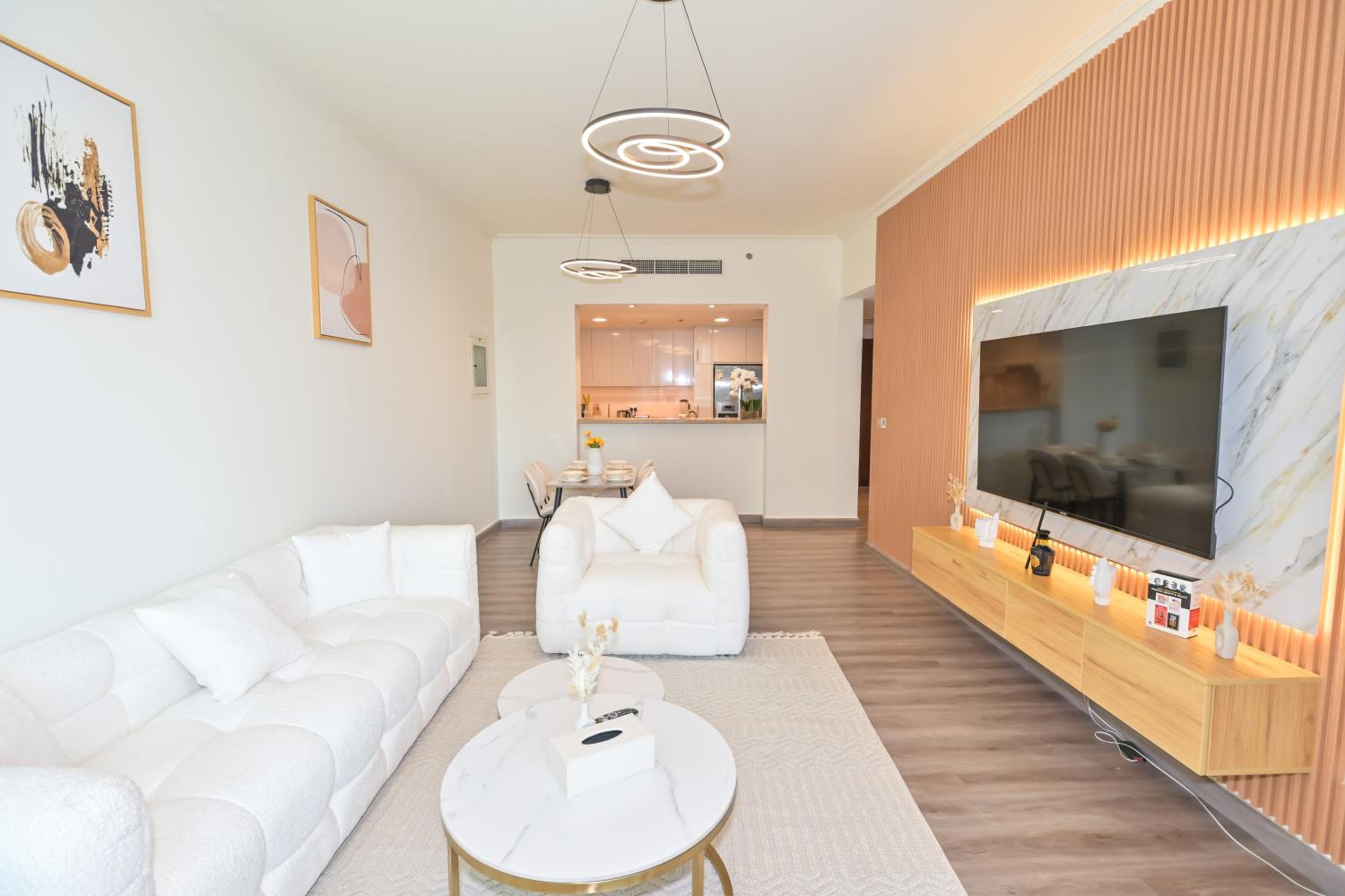 Burj Vista 2BR Luxurious Apartment with Direct Access to Dubai Mall