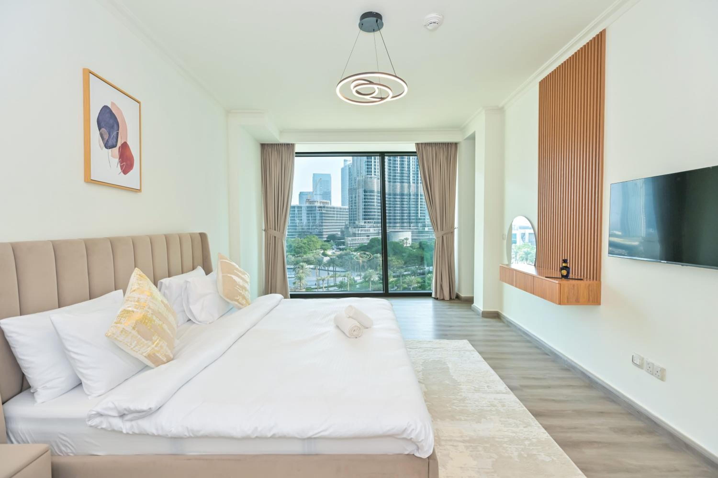 Burj Vista 2BR Luxurious Apartment with Direct Access to Dubai Mall