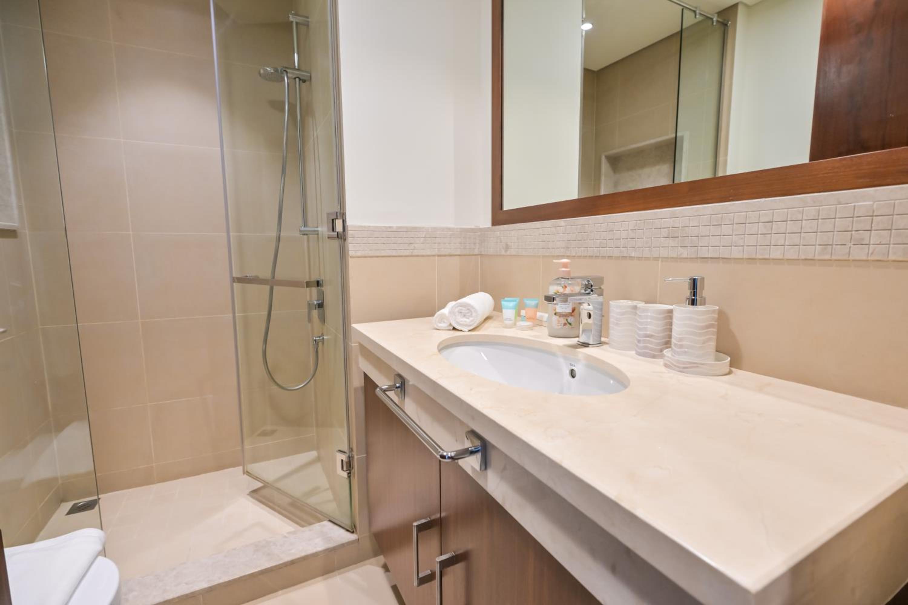 Burj Vista 2BR Luxurious Apartment with Direct Access to Dubai Mall