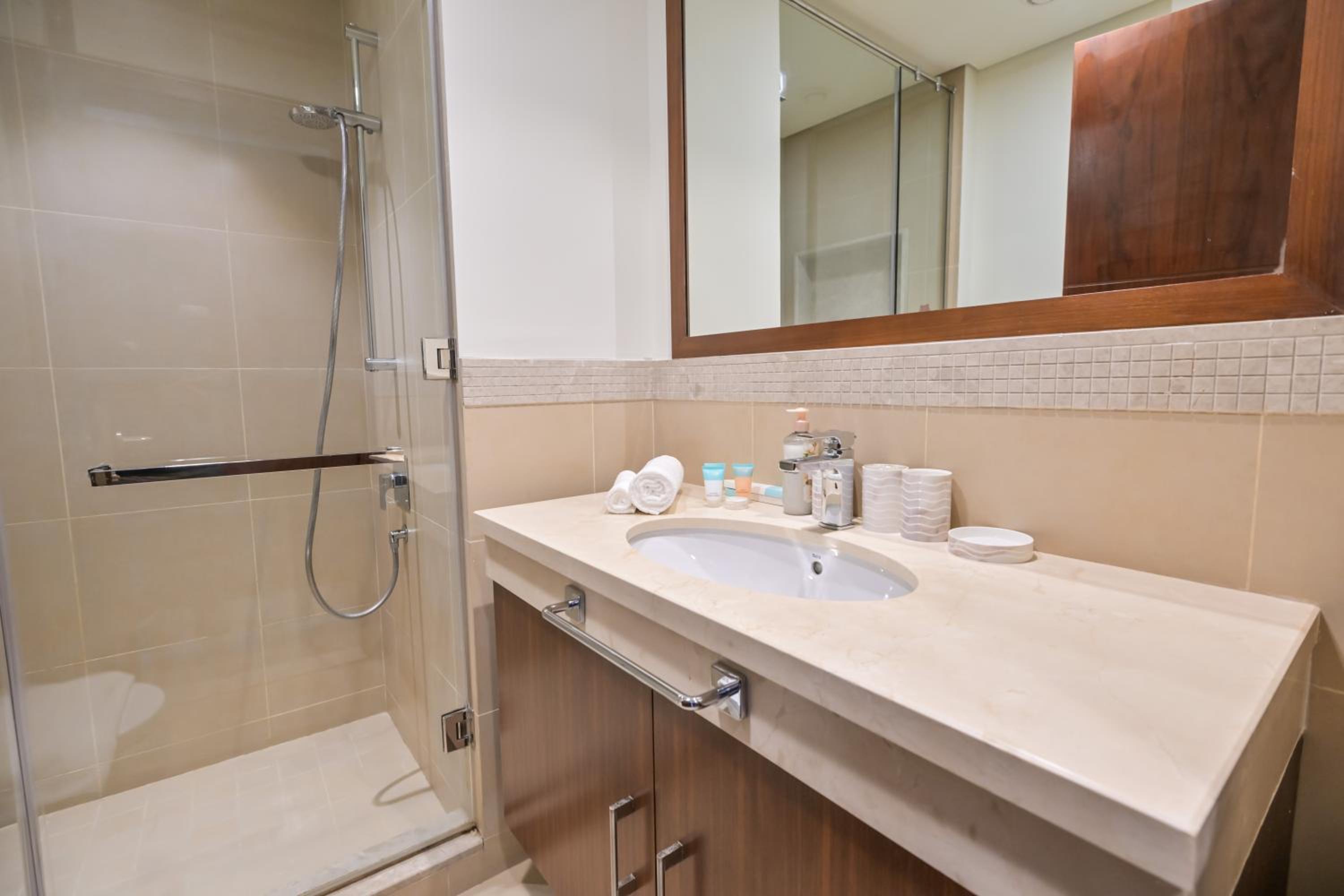 Burj Vista 2BR Luxurious Apartment with Direct Access to Dubai Mall