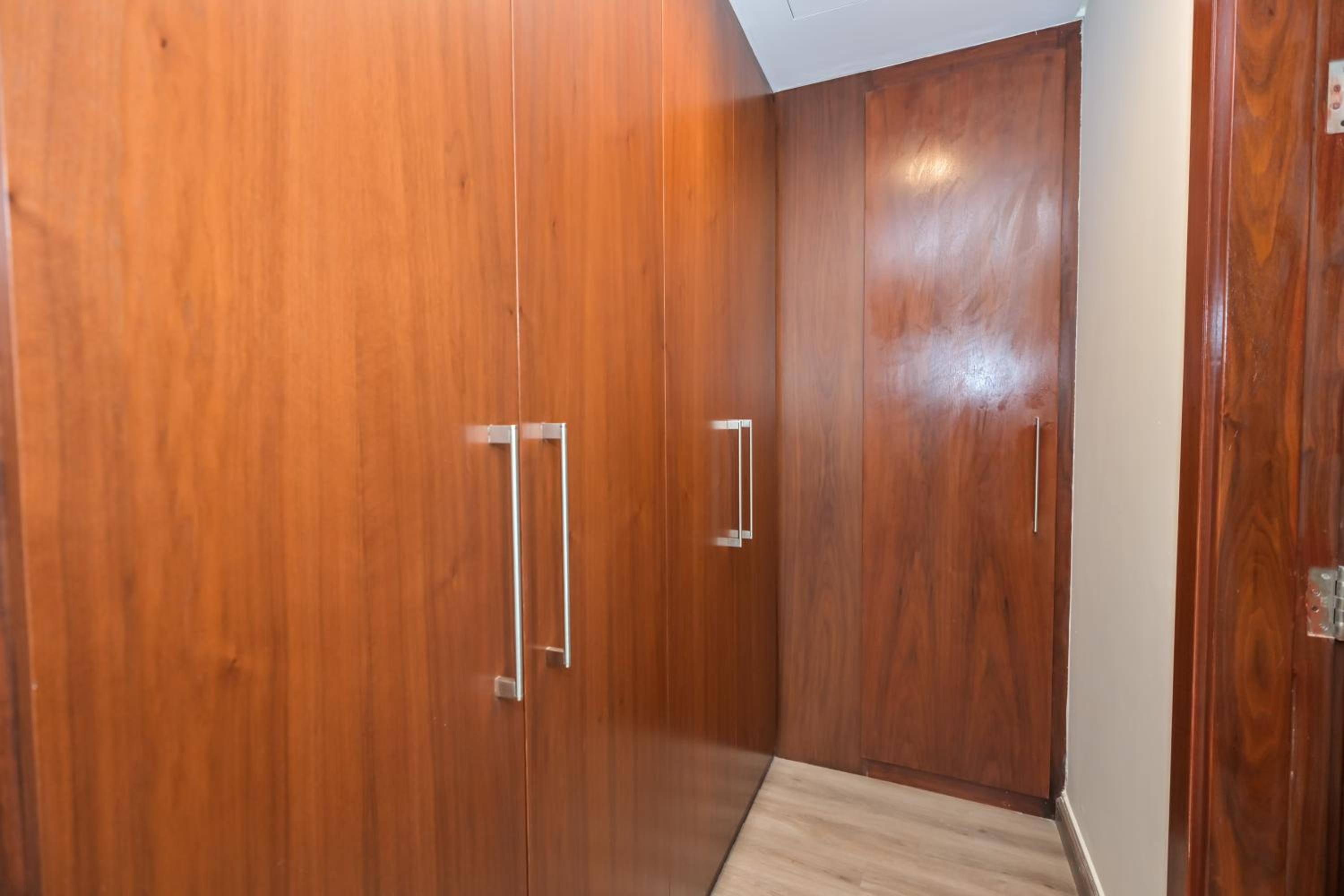 Burj Vista 2BR Luxurious Apartment with Direct Access to Dubai Mall