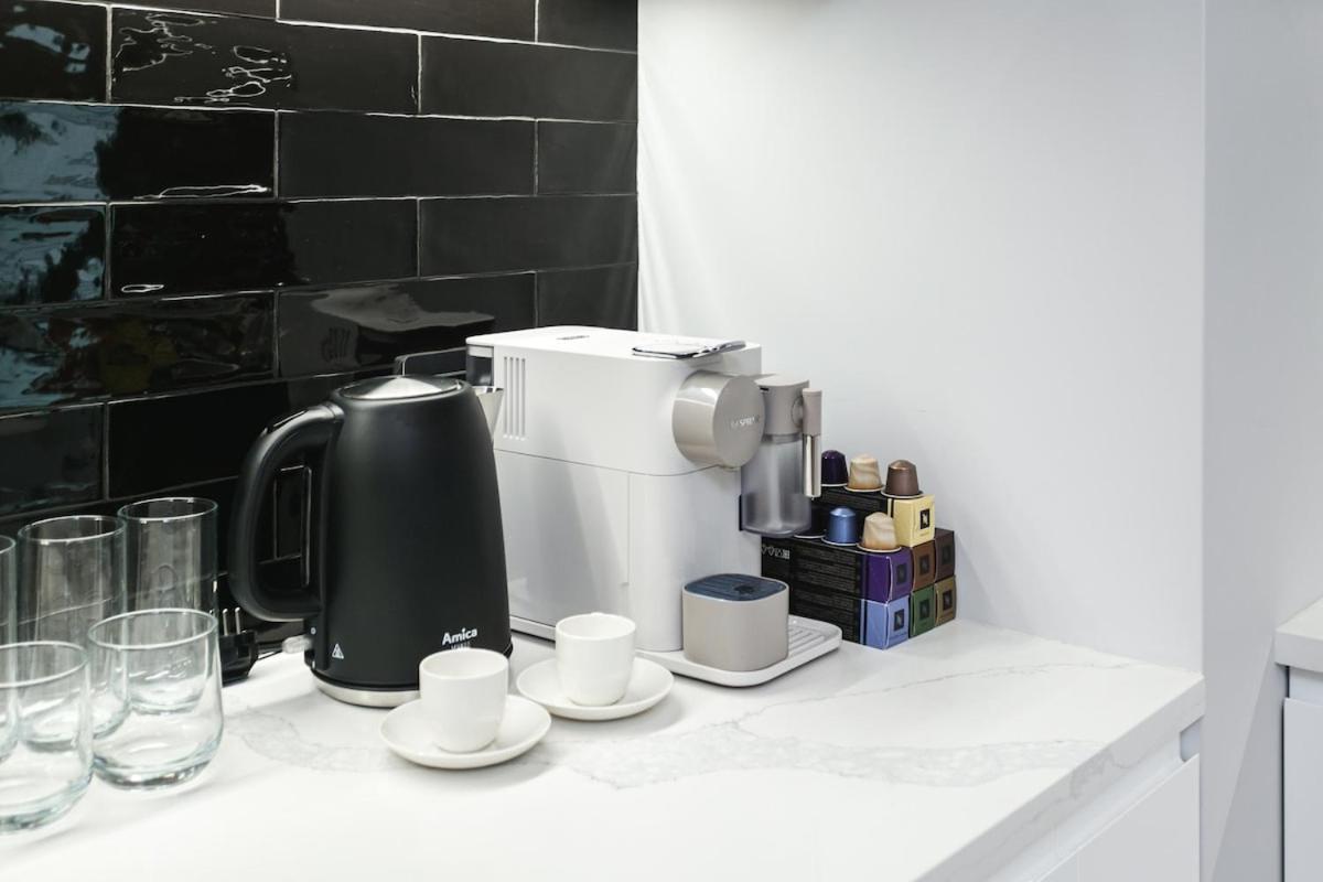 Golden Apartments Warsaw - Luxury 2-Bedroom, Mennica Residence&166