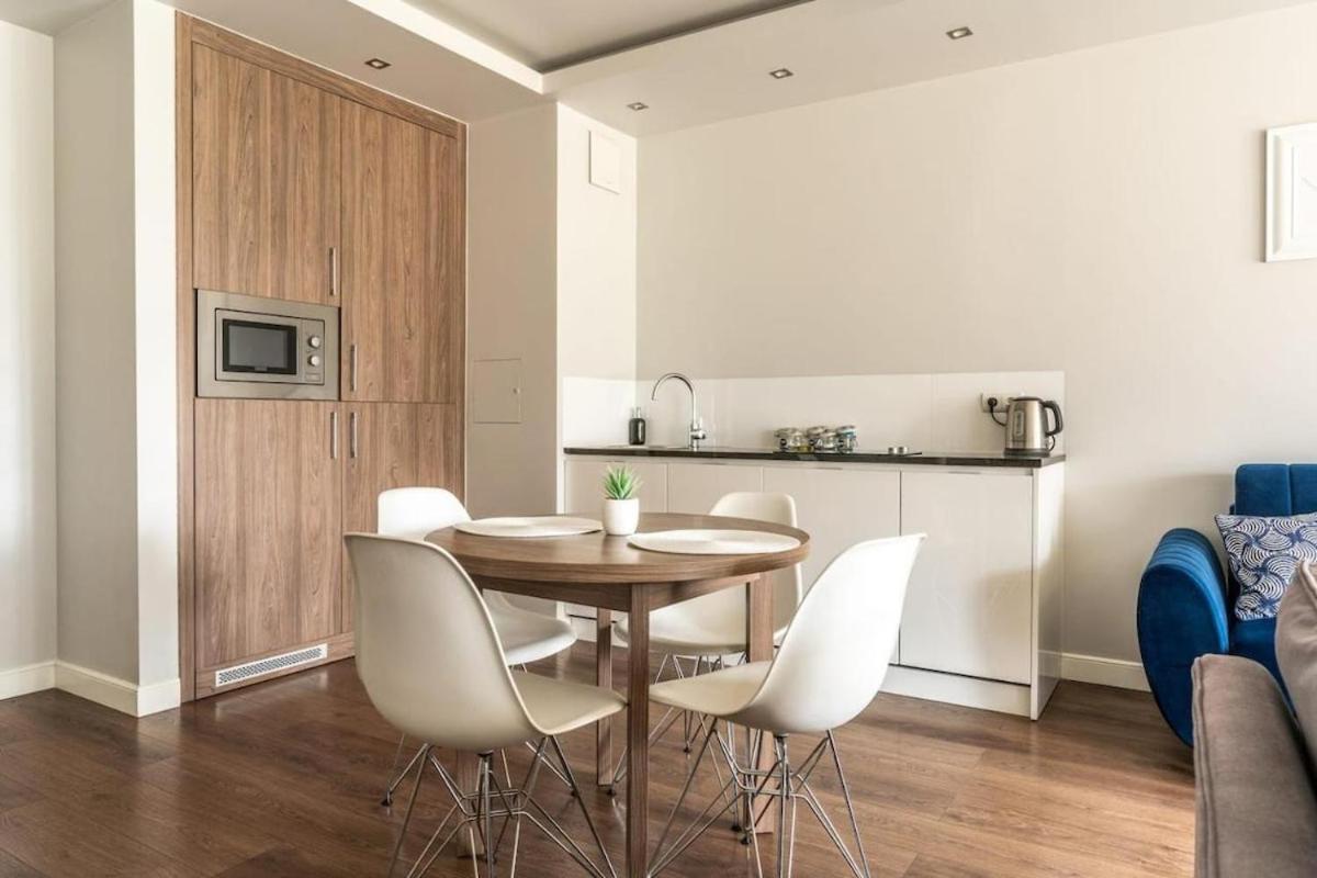 Urban Chic - One Bedroom Apartment - Luxury Warsaw Stays&Wronia118