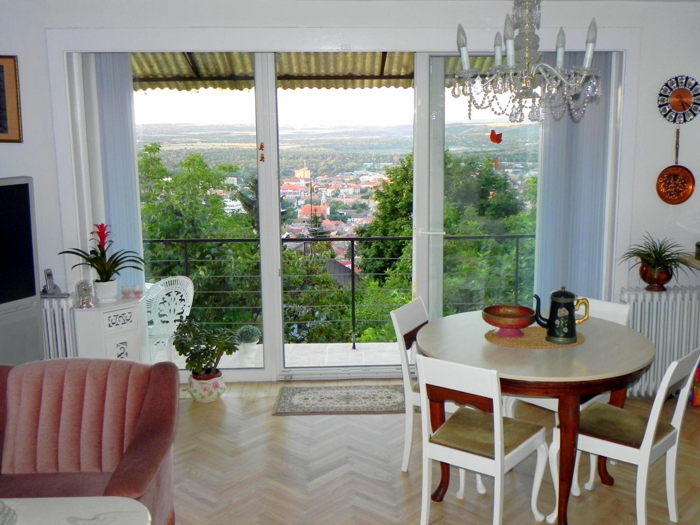 Tulipán Panoráma Apartman view 5