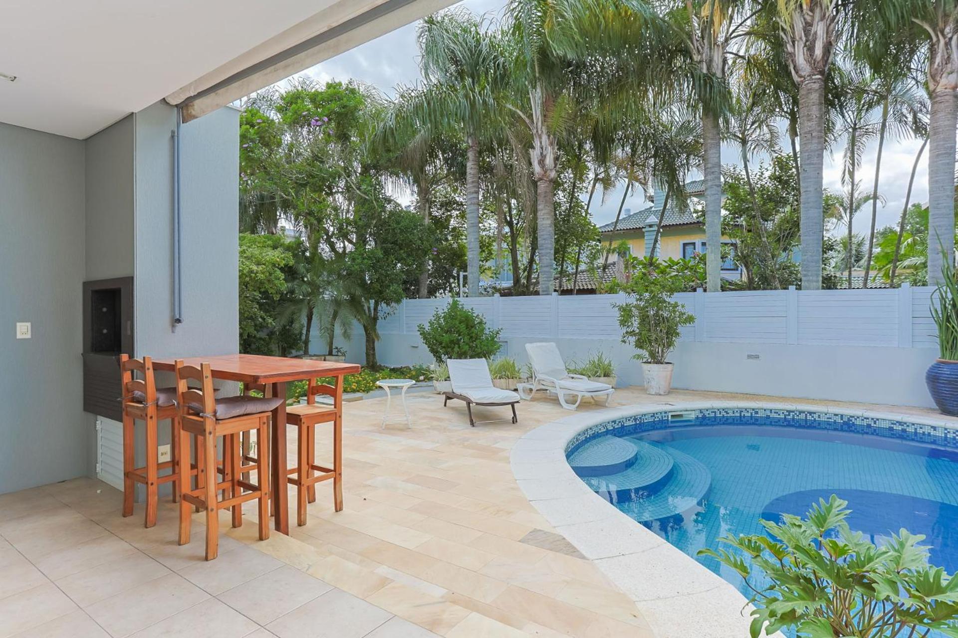Casa c/ piscina em Jurerê Internacional AT9124